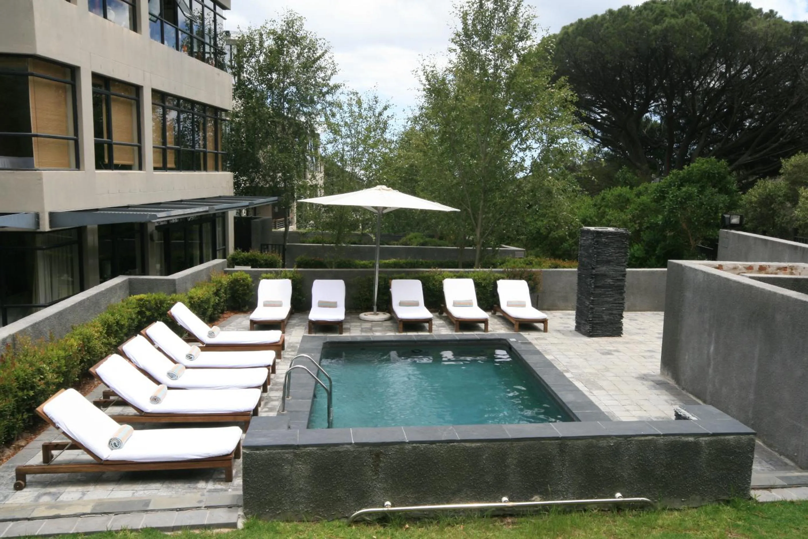 Swimming pool in The Glen Apartments