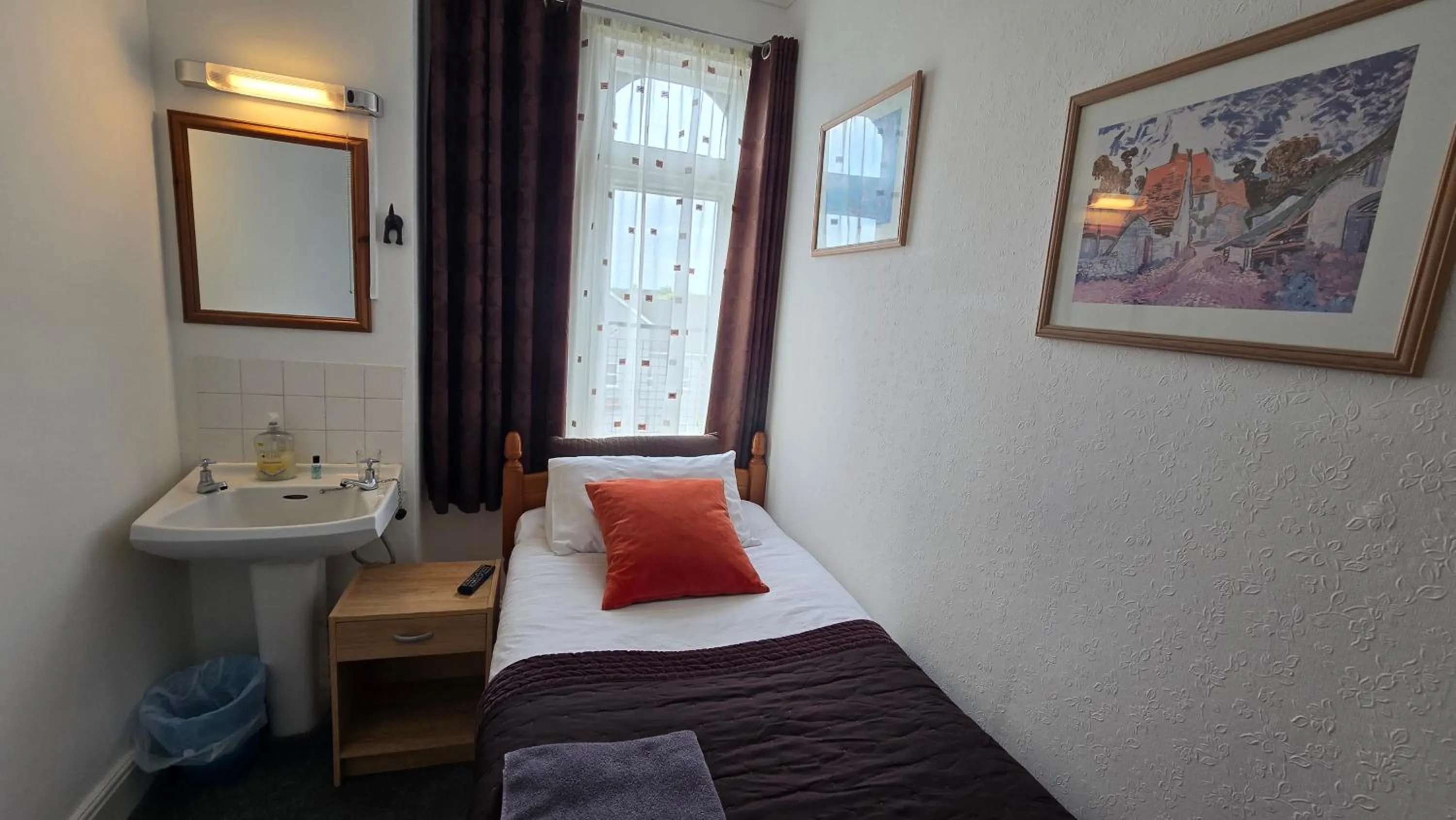 Bedroom, Bed in The Fairhaven Hotel