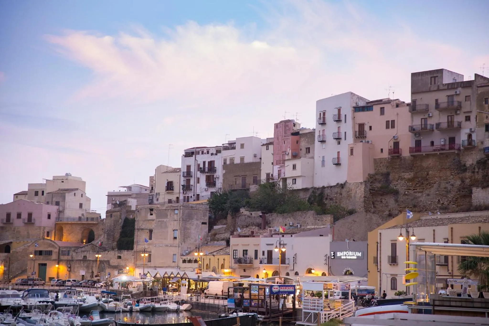 Restaurant/places to eat in Residence Itaca