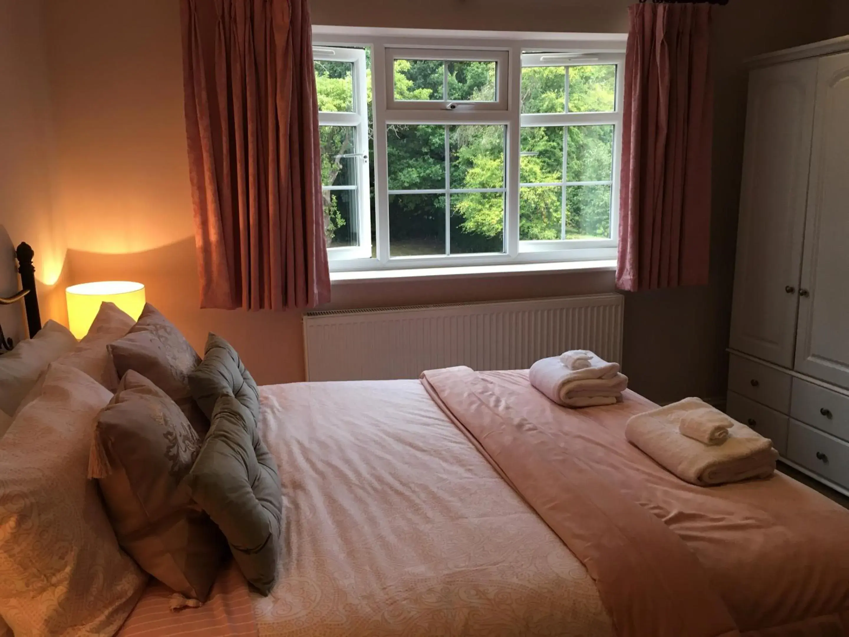 Bedroom, Bed in Leafy Suburban Bed and Breakfast Bedroom, Bed in Leafy Suburban Bed and Breakfast