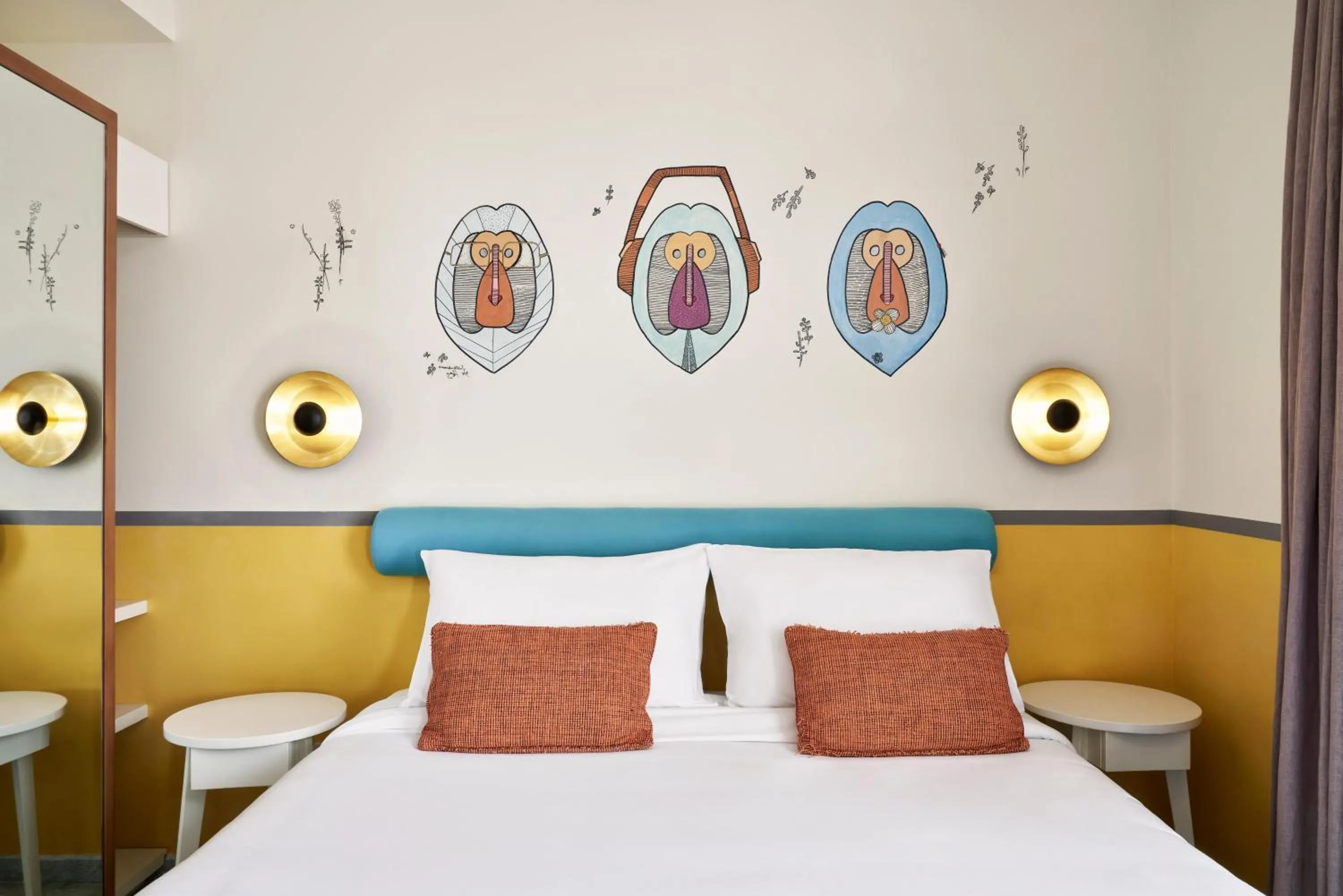 Photo of the whole room, Bed in Turtle's Inn Hotel