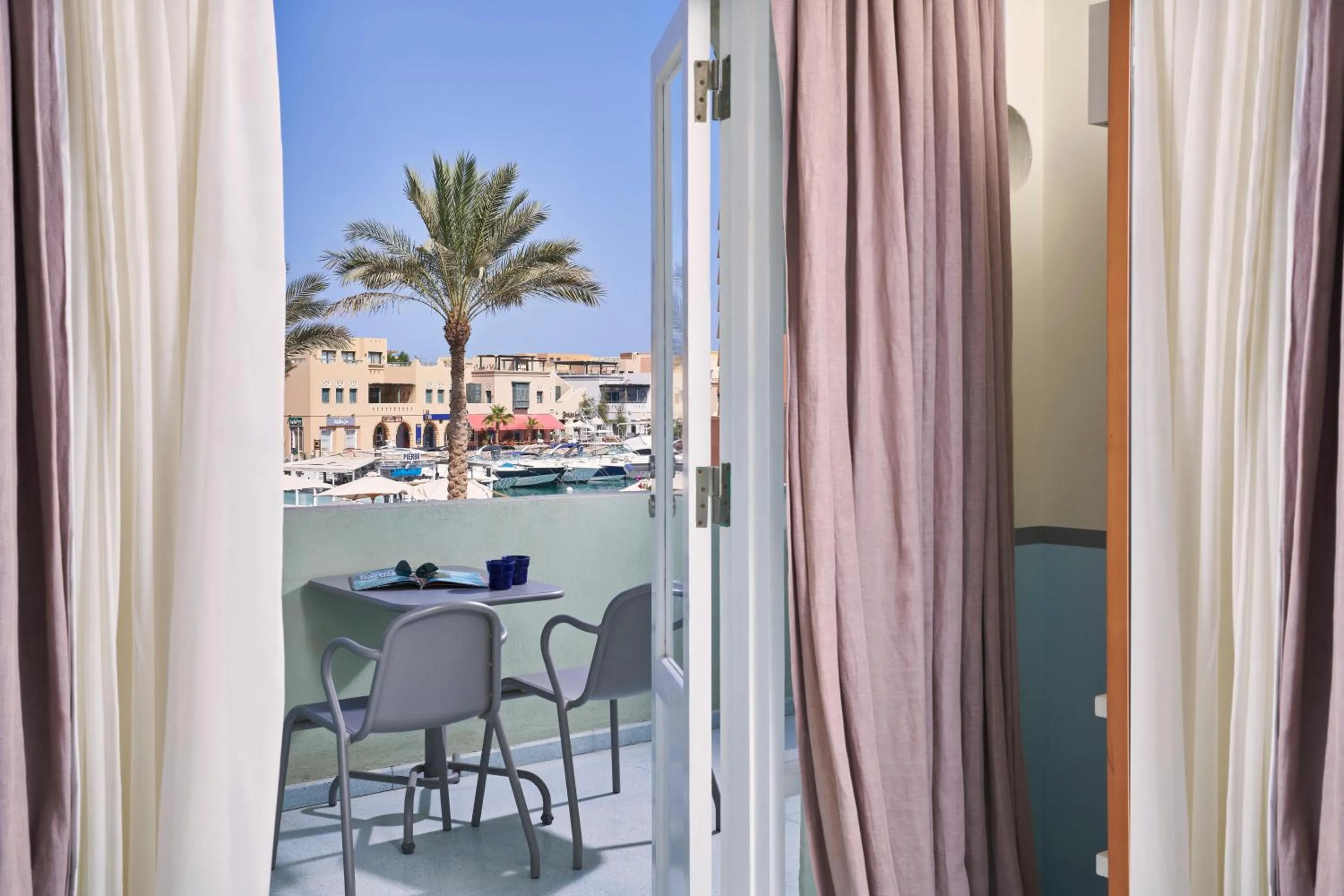 Balcony/Terrace in Turtle's Inn Hotel