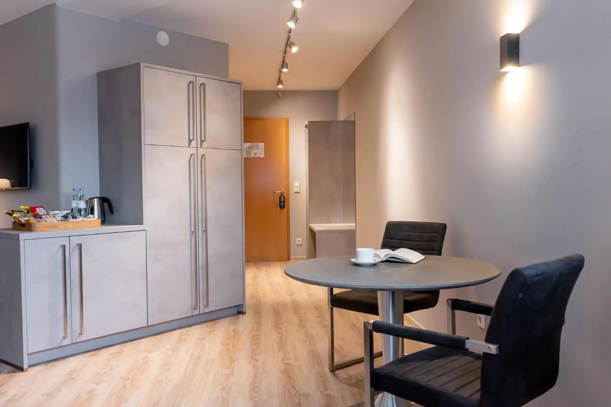 Photo of the whole room in Hotel Circle Inn