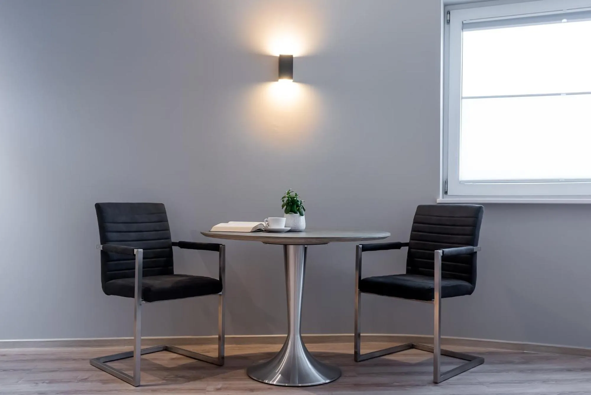 Dining area in Hotel Circle Inn