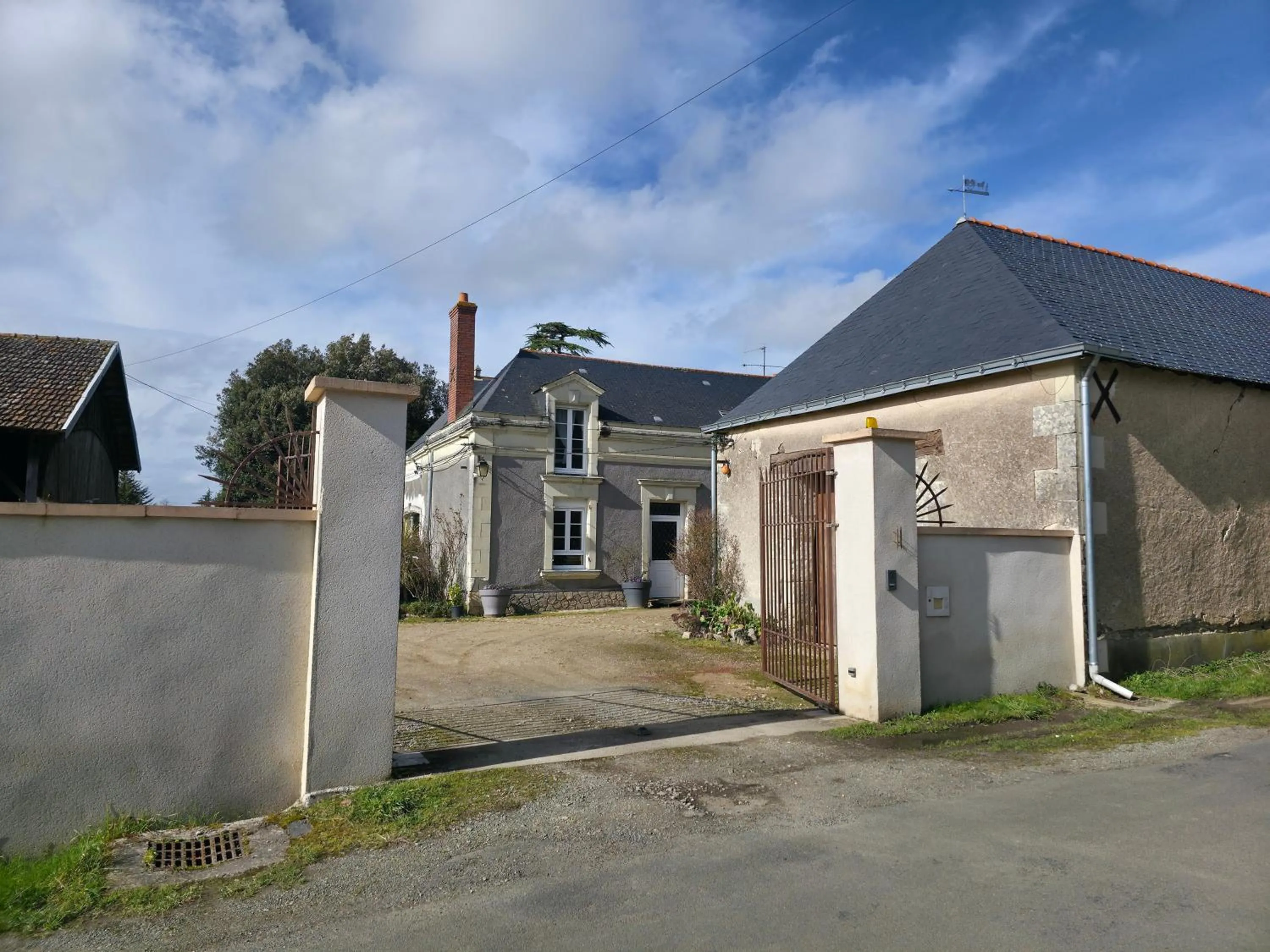 Property building in La Grouas