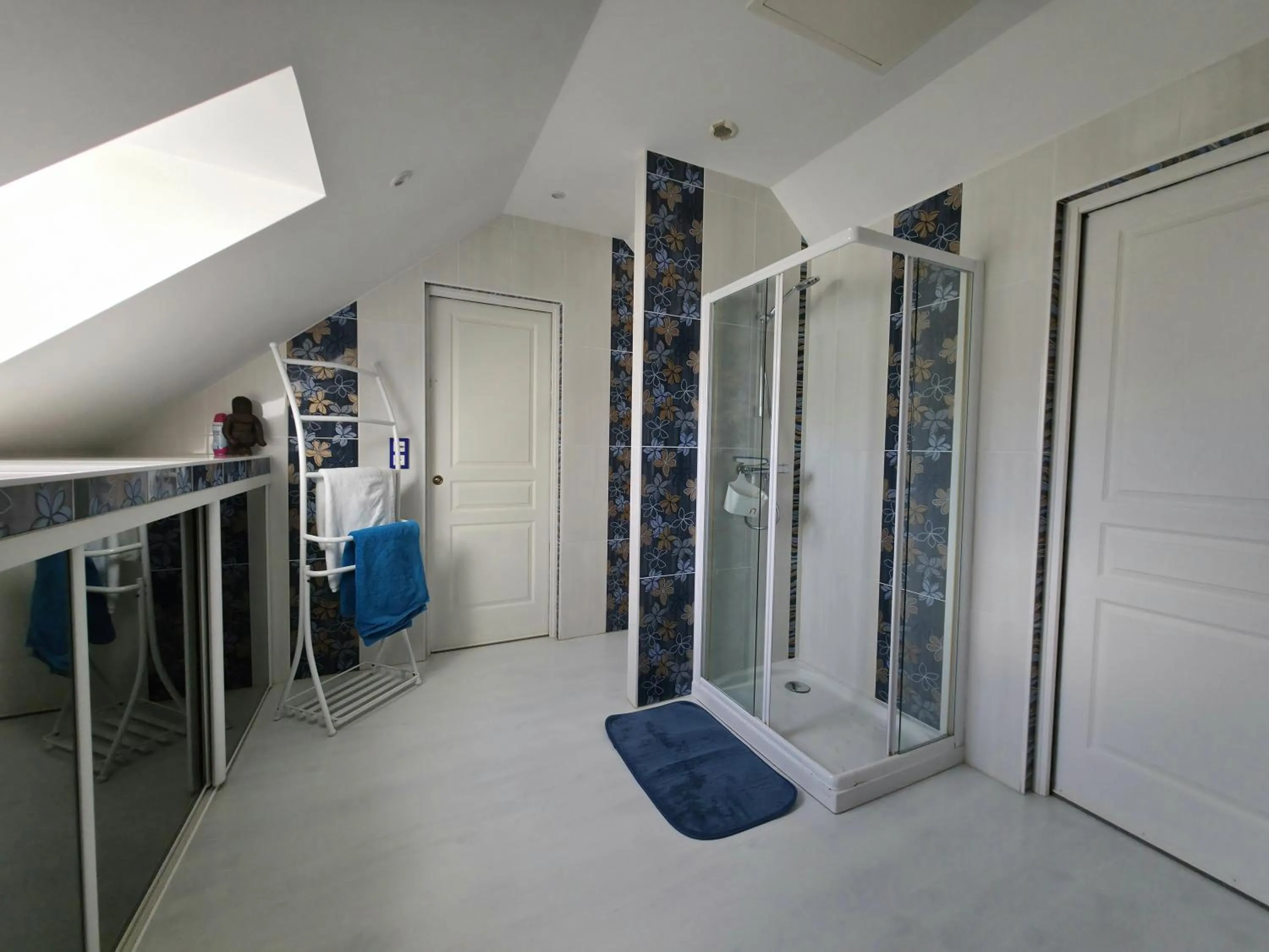 Bathroom in La Grouas