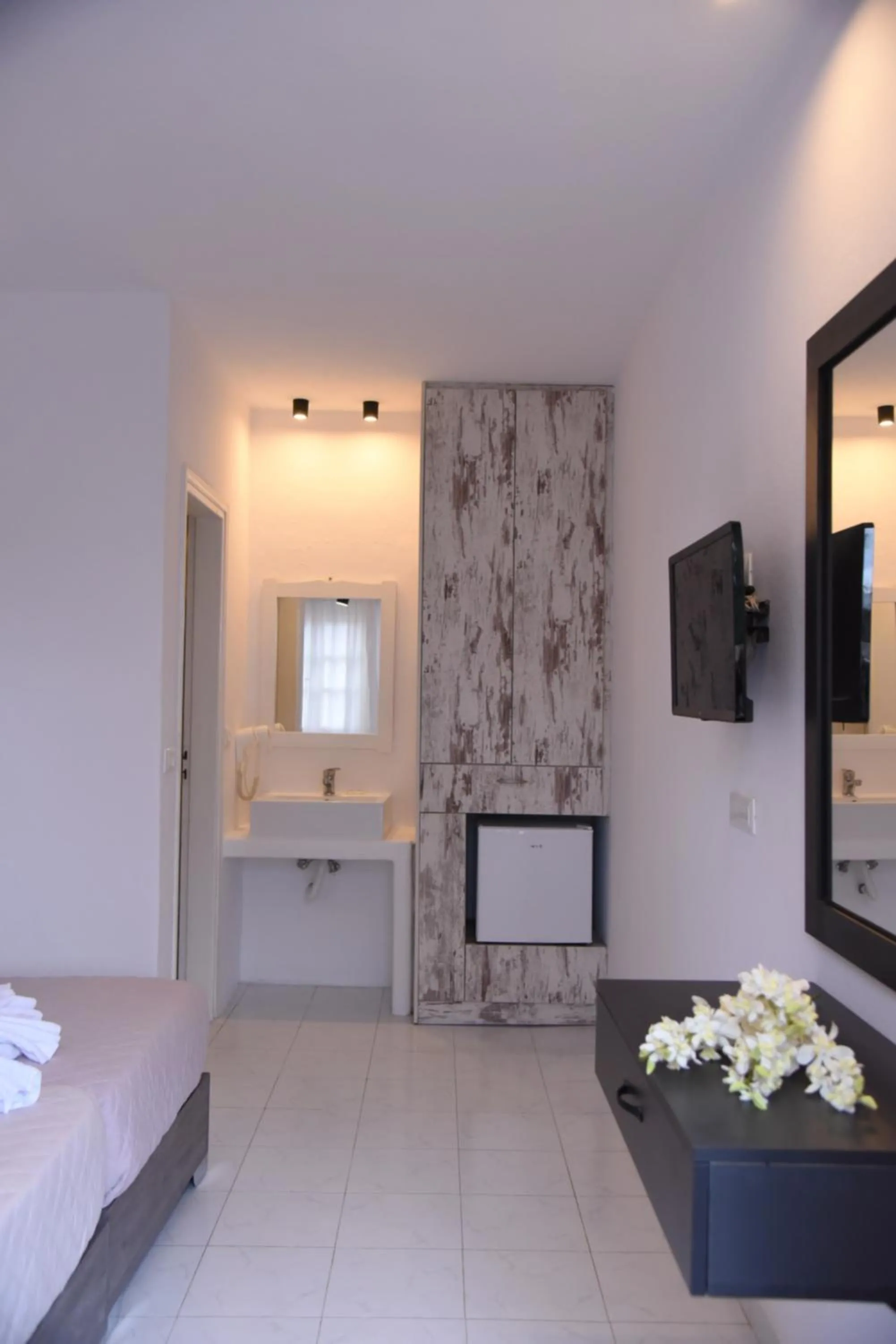 Photo of the whole room, Bed in Katerina View
