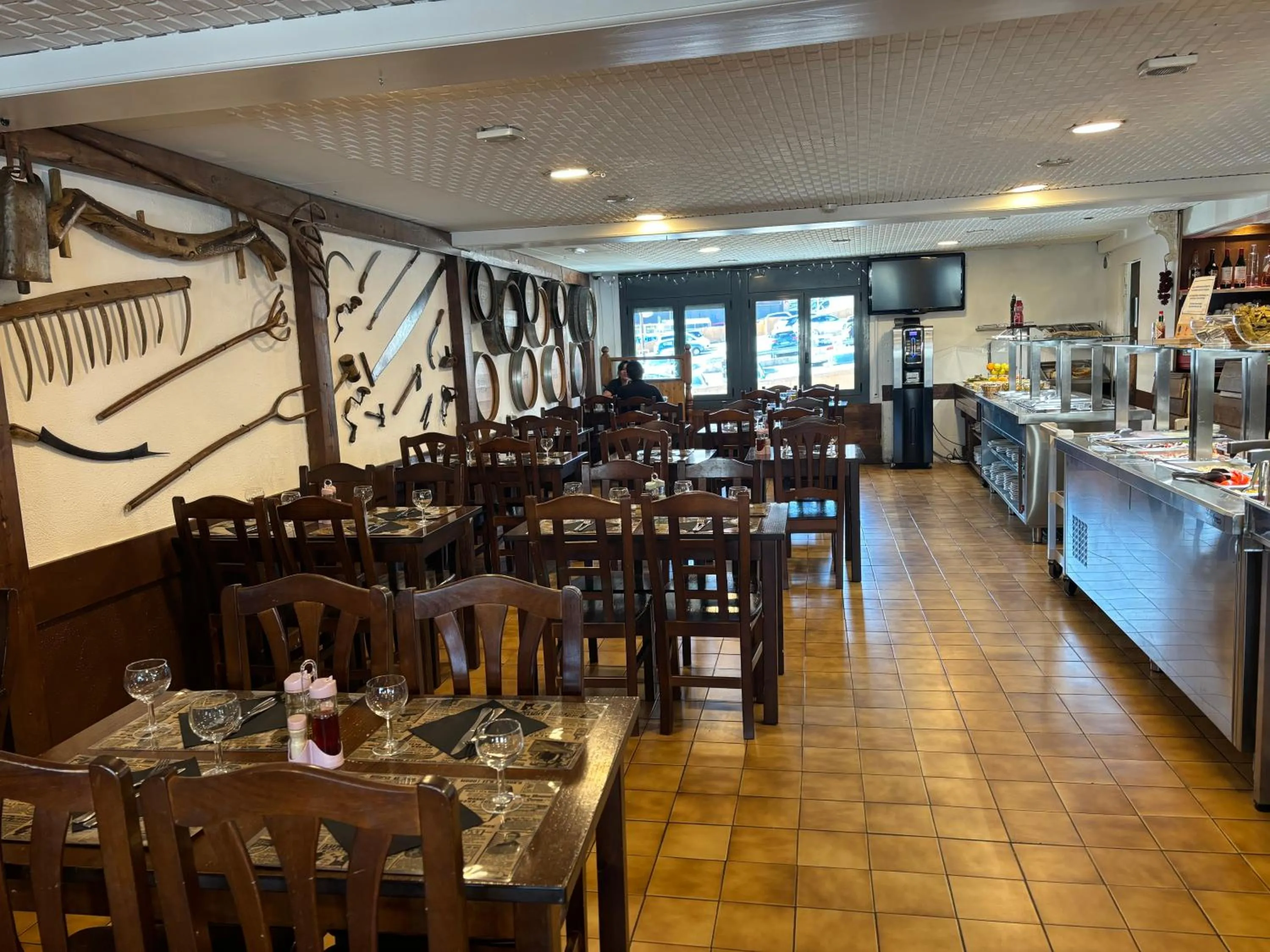 Restaurant/places to eat in Hotel Avanti