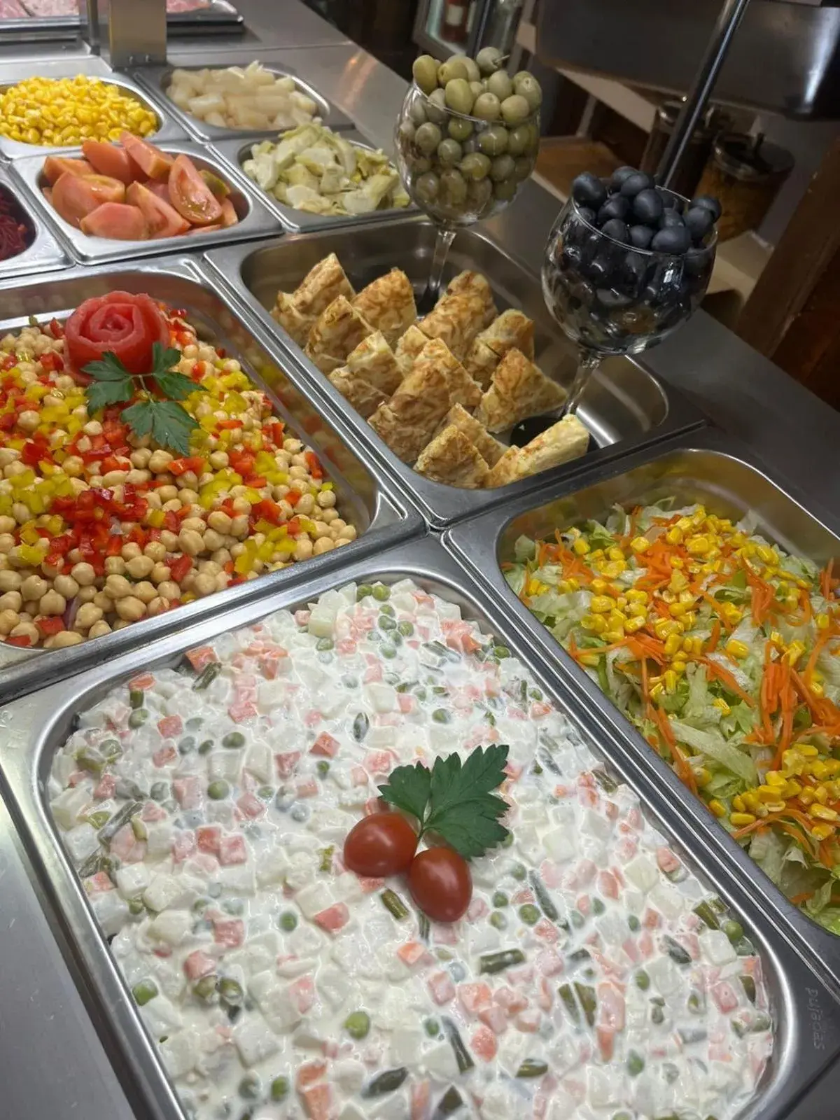 Restaurant/places to eat in Hotel Avanti Restaurant/places to eat in Hotel Avanti