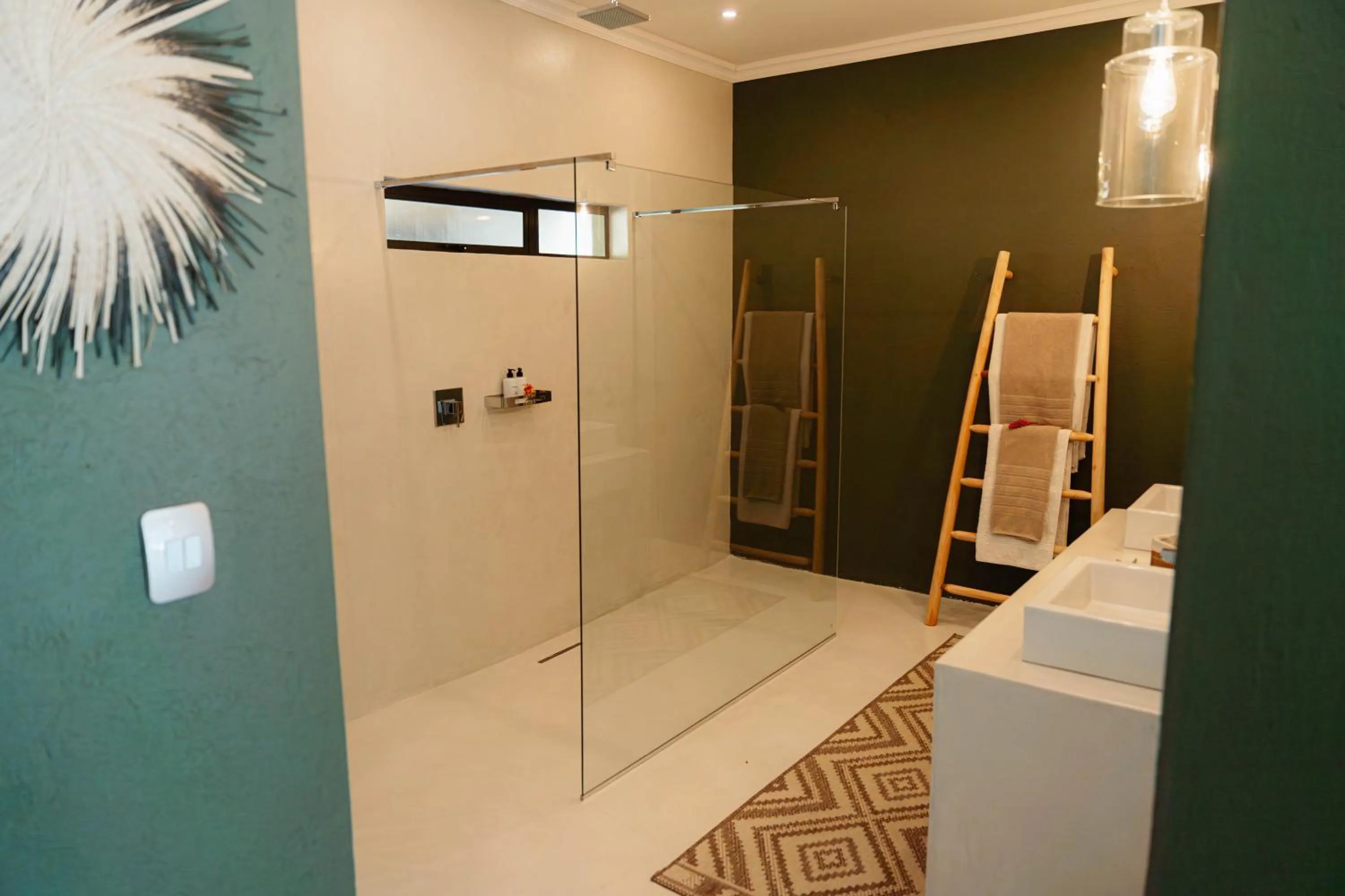 Shower in Bambuu Lakeside Lodge