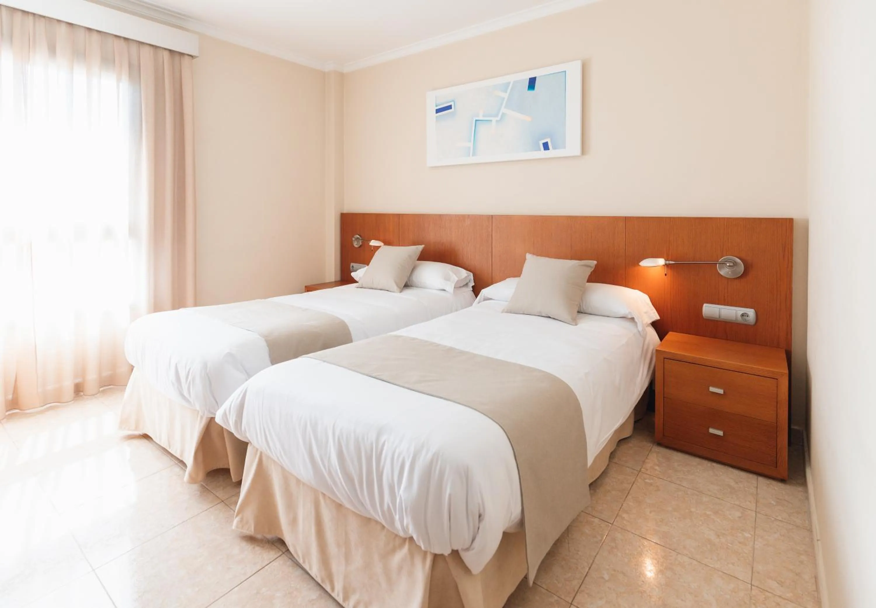 Photo of the whole room, Bed in Nou Avenida