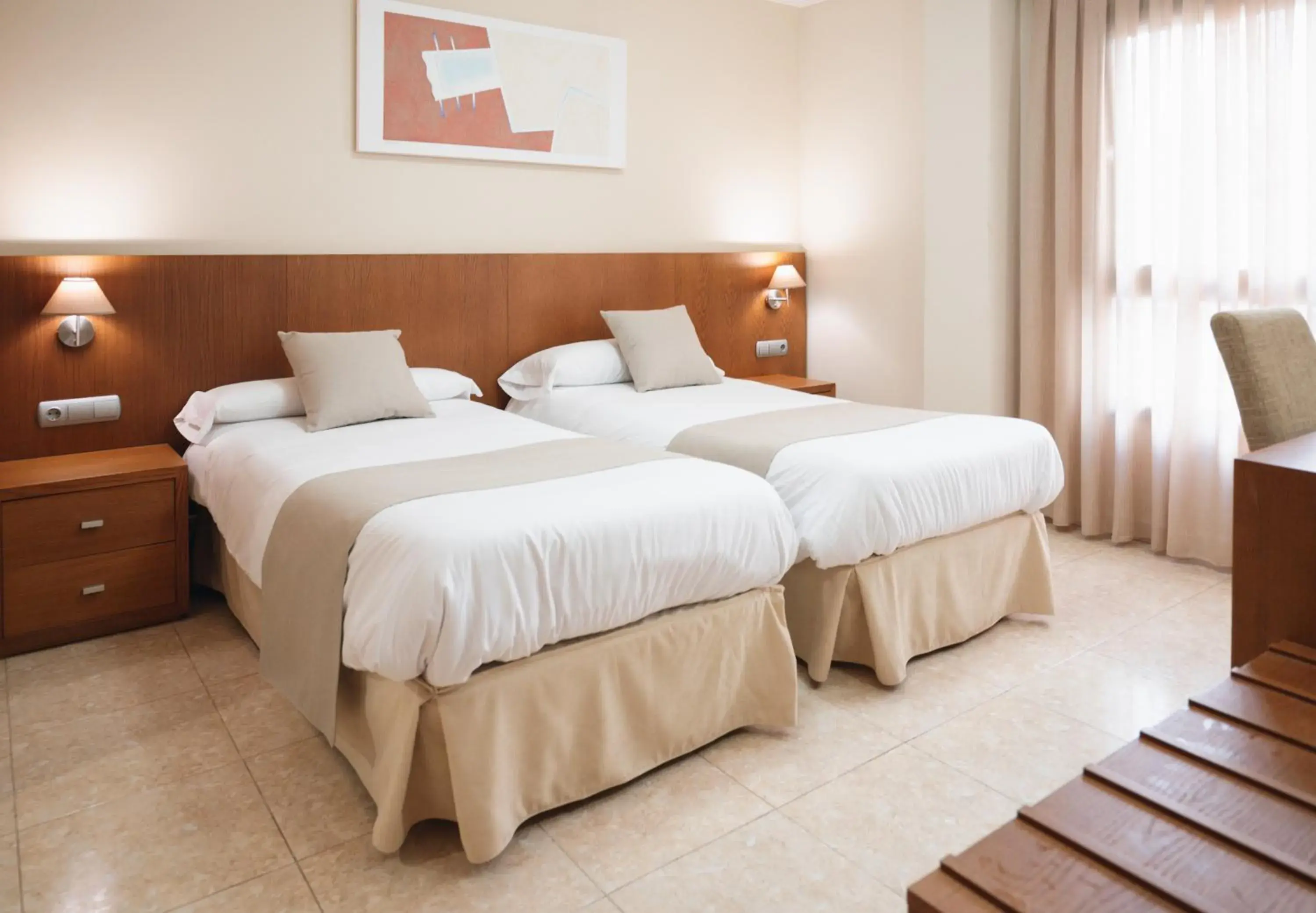 Twin Room - single occupancy in Nou Avenida Twin Room - single occupancy in Nou Avenida