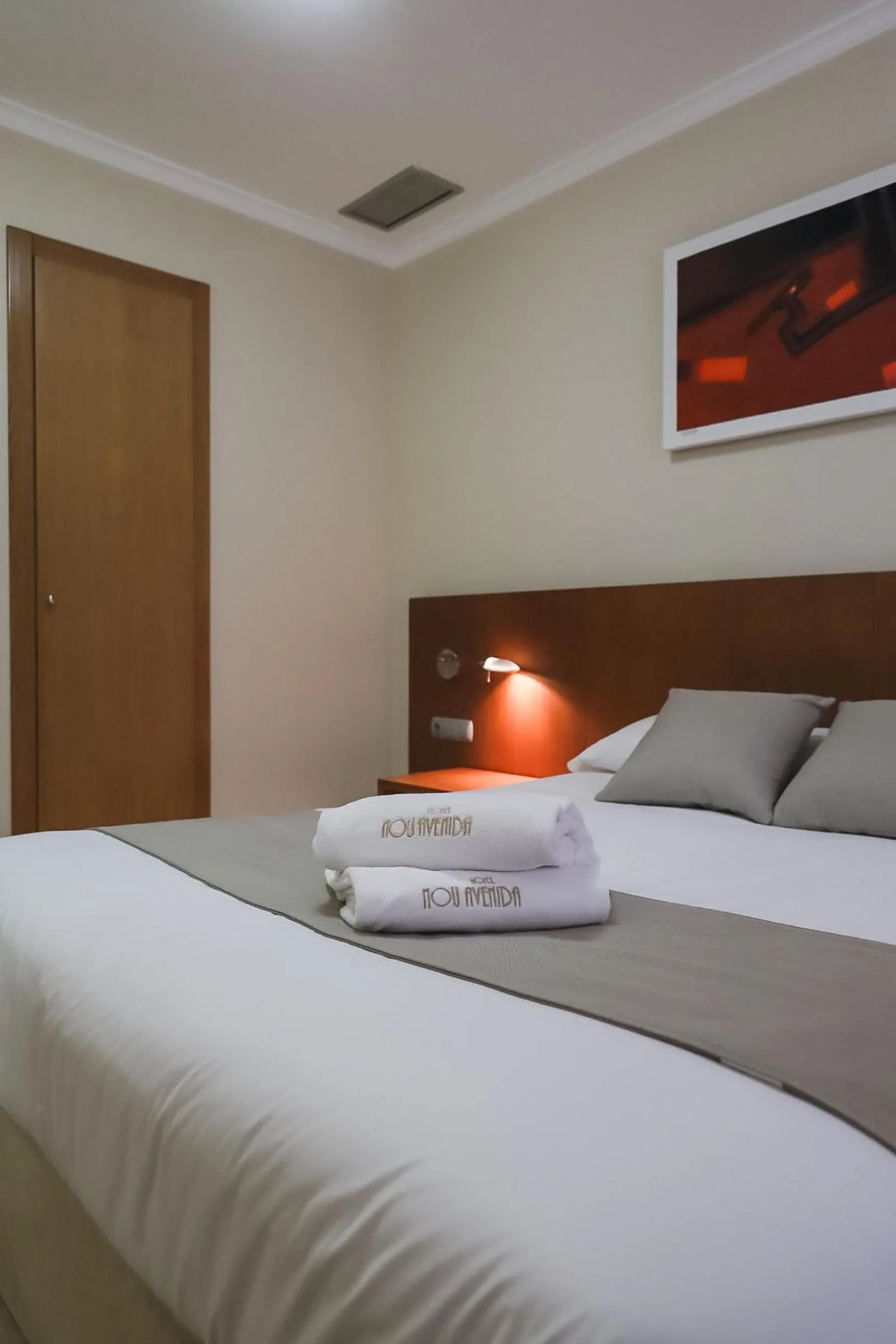 Photo of the whole room, Bed in Nou Avenida