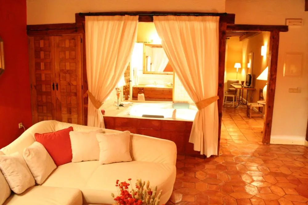 Hot Tub in El Hotel De La Villa