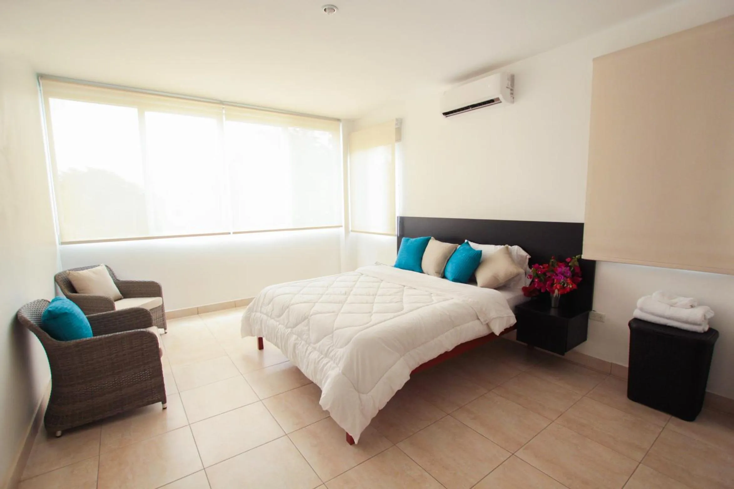 Day, Bed in Ocean Blue Hotel