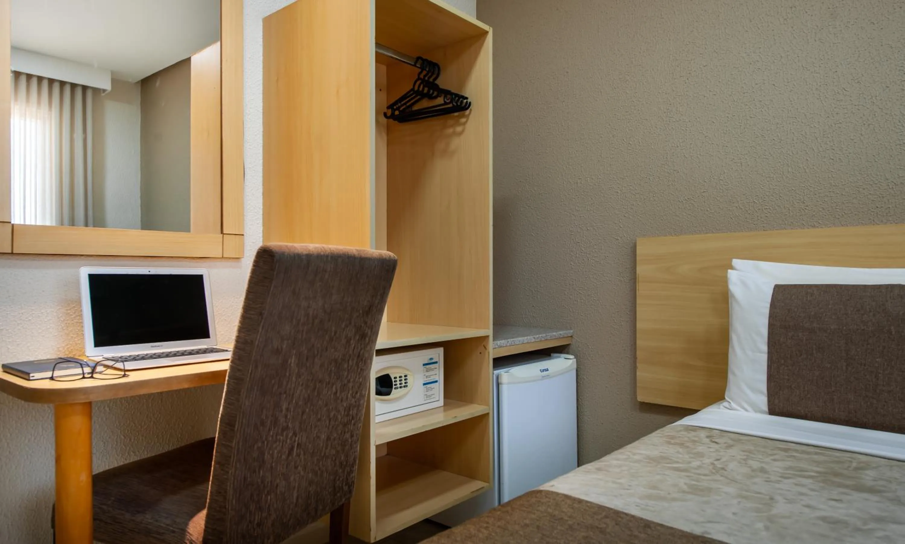 Business facilities, Bed in Hotel Olympia