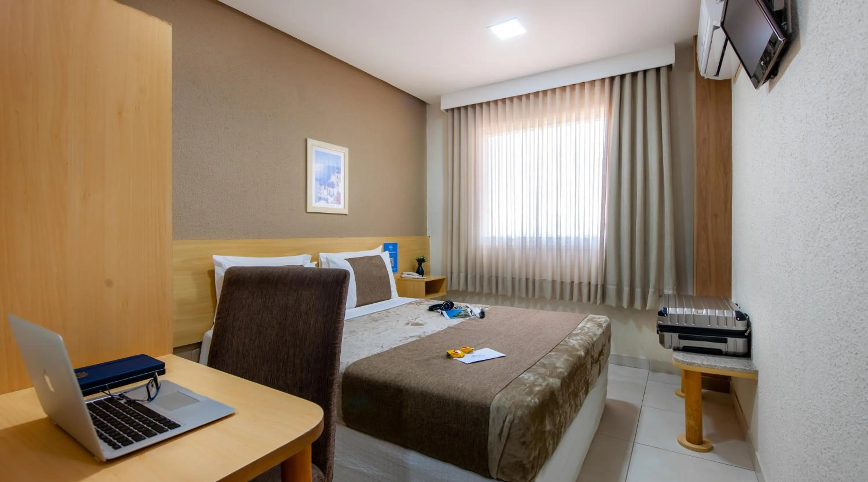 Bedroom, Bed in Hotel Olympia