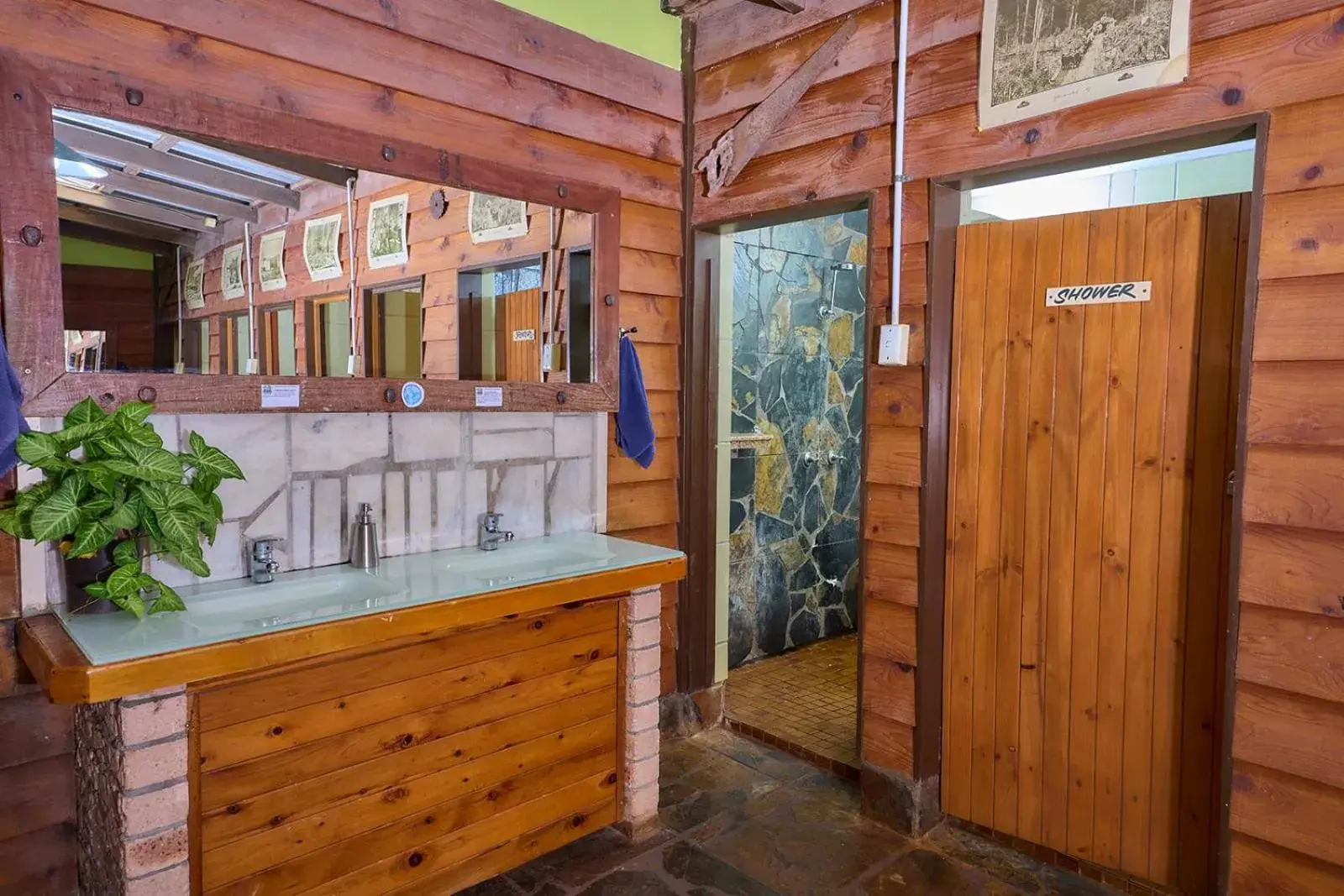 Bed in 6-Bed Mixed Dormitory Room in On The Wallaby Eco Lodge Bed in 6-Bed Mixed Dormitory Room in On The Wallaby Eco Lodge