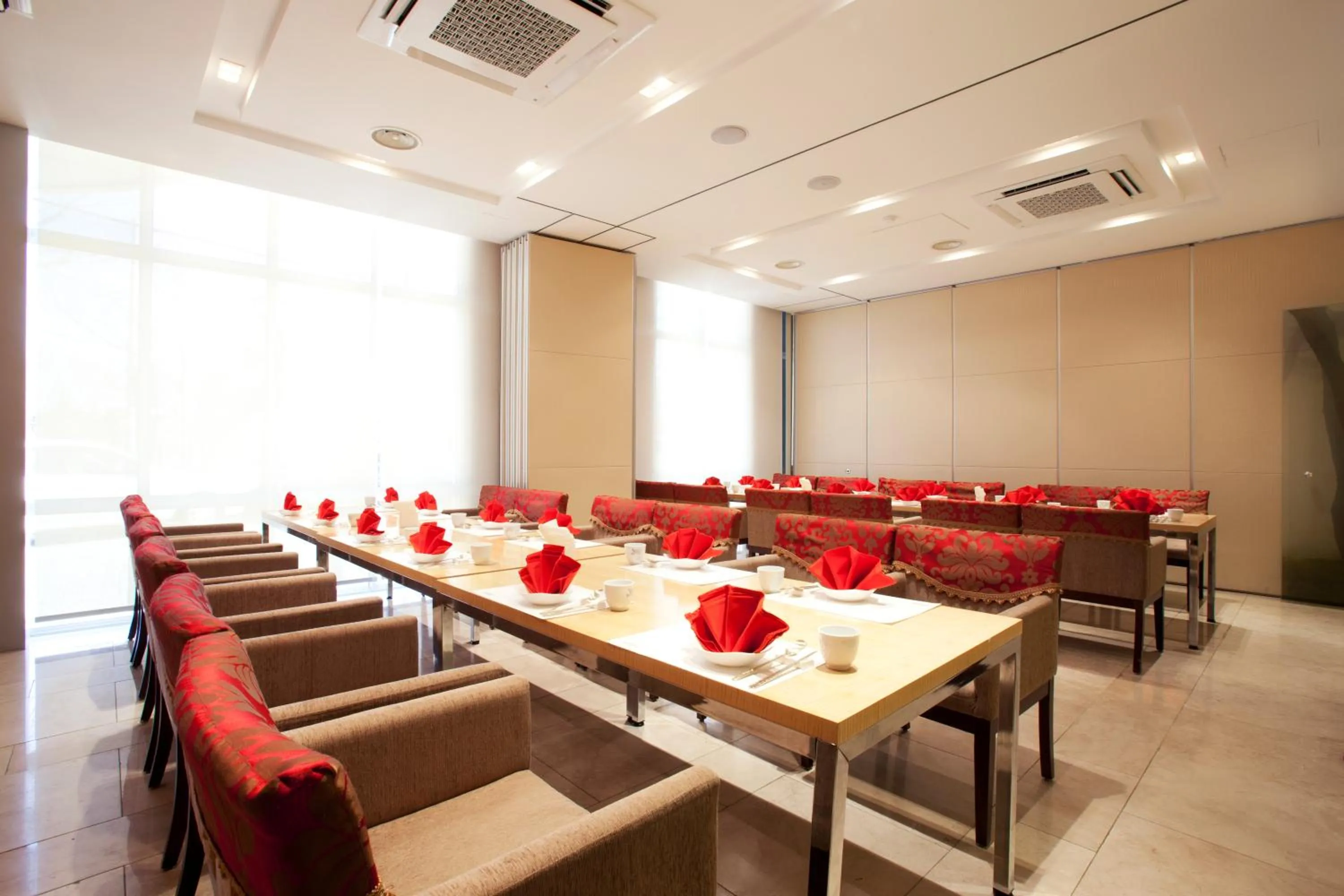 Restaurant/places to eat in Hotel Matthieu Yeosu