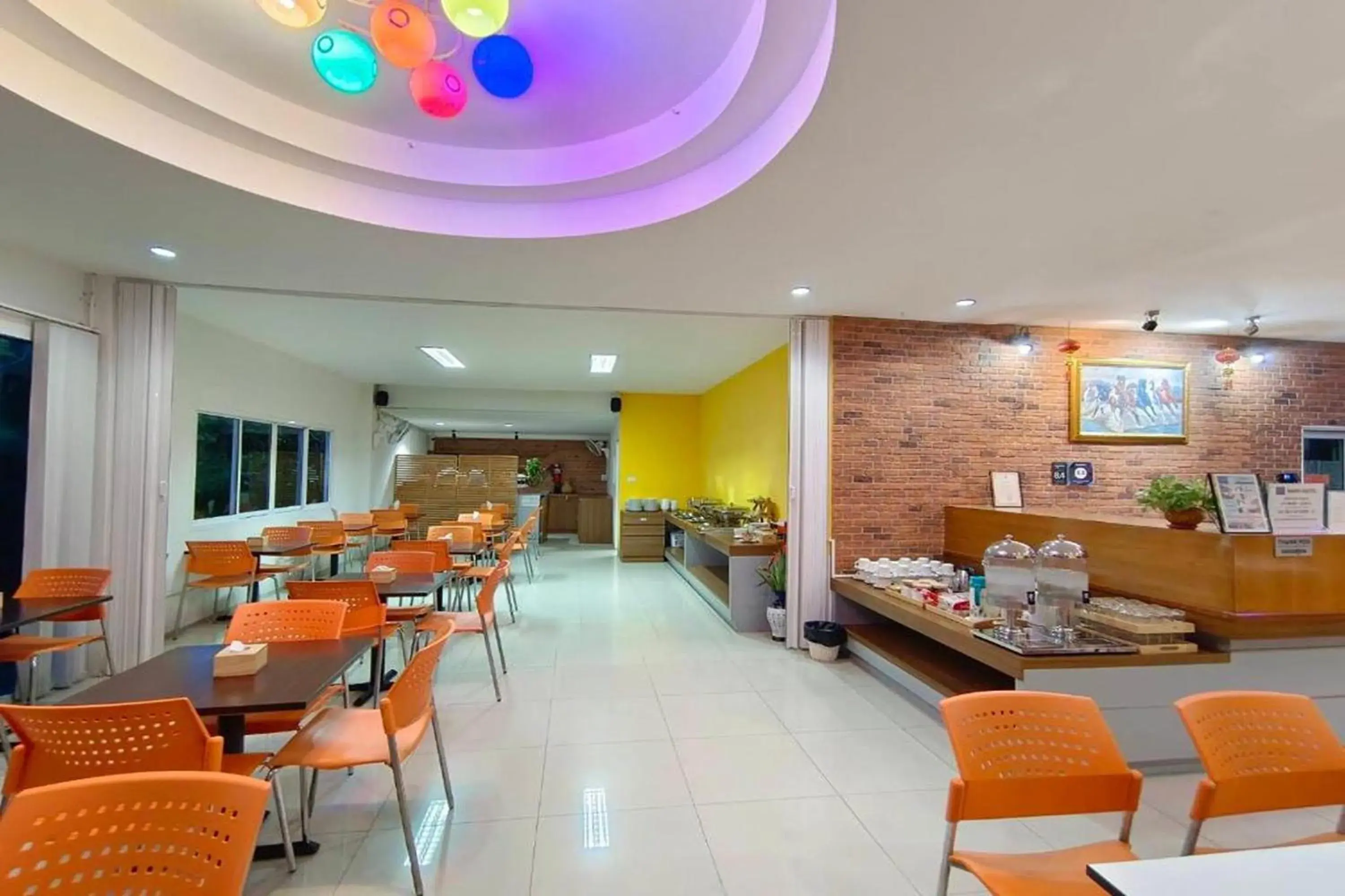 Restaurant/places to eat in Nano Place Hotel Restaurant/places to eat in Nano Place Hotel