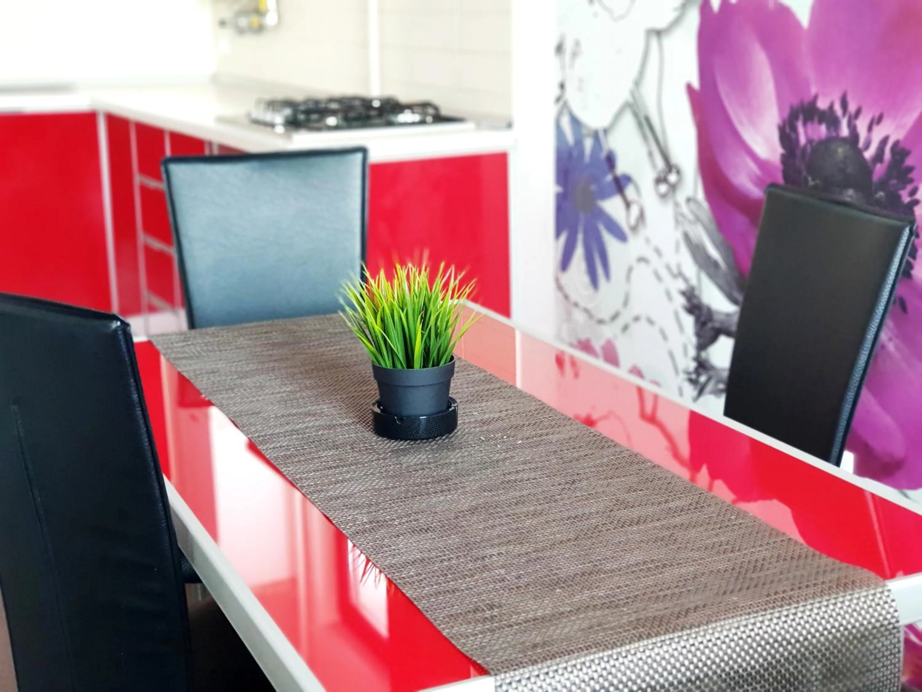 Decorative detail in Uptown Residence Apartments