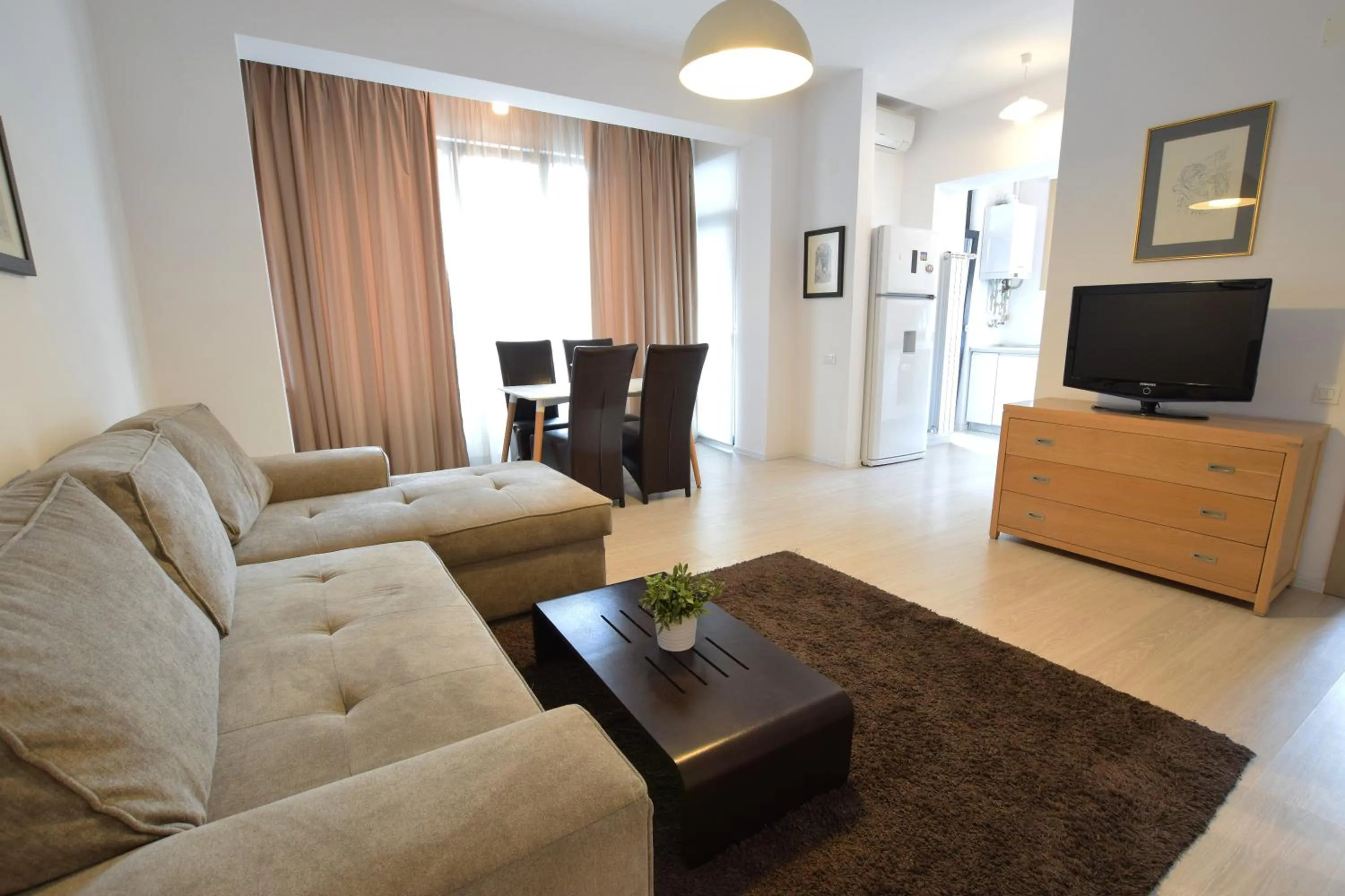 TV and multimedia in Uptown Residence Apartments