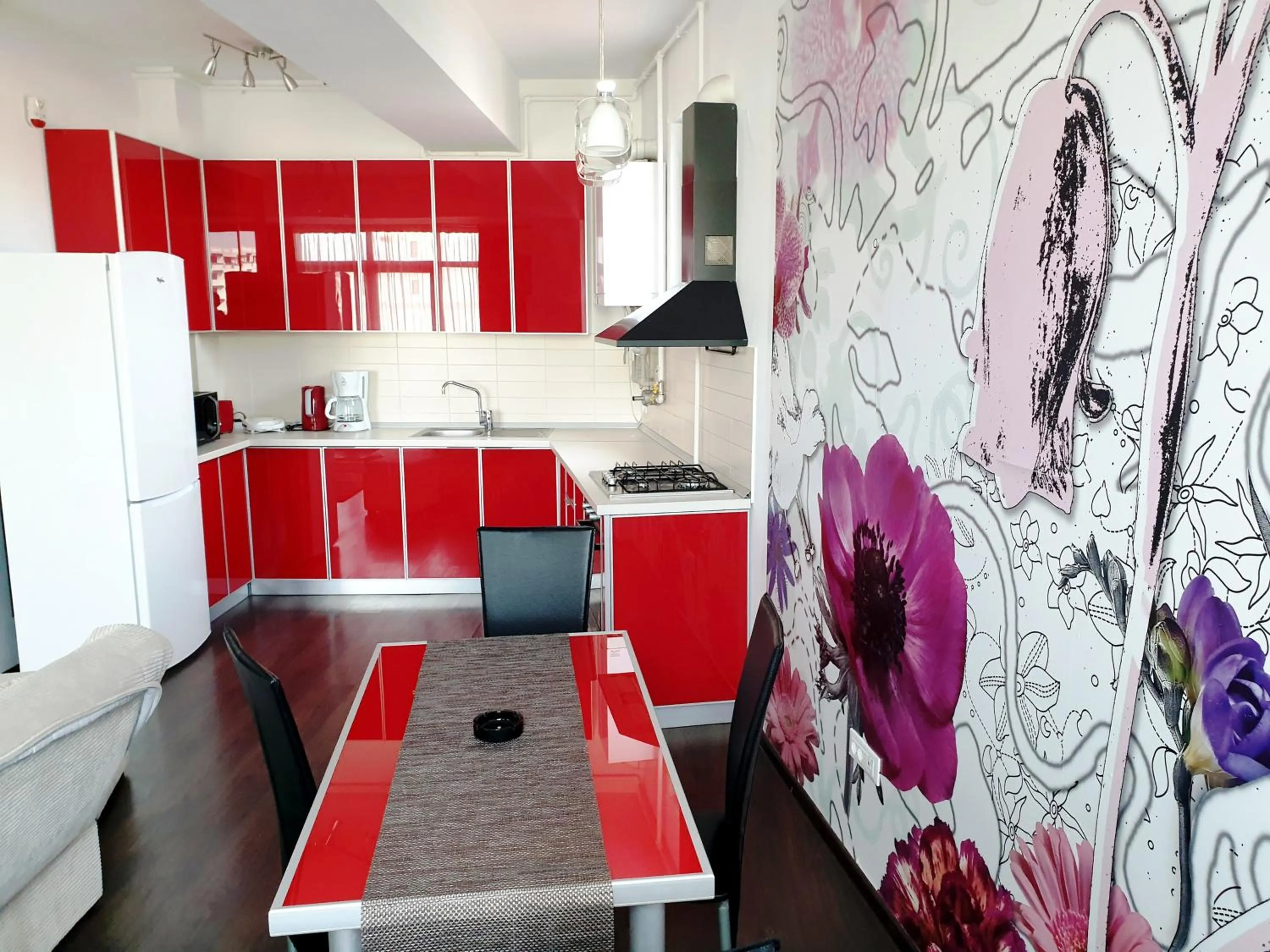 Kitchen or kitchenette in Uptown Residence Apartments