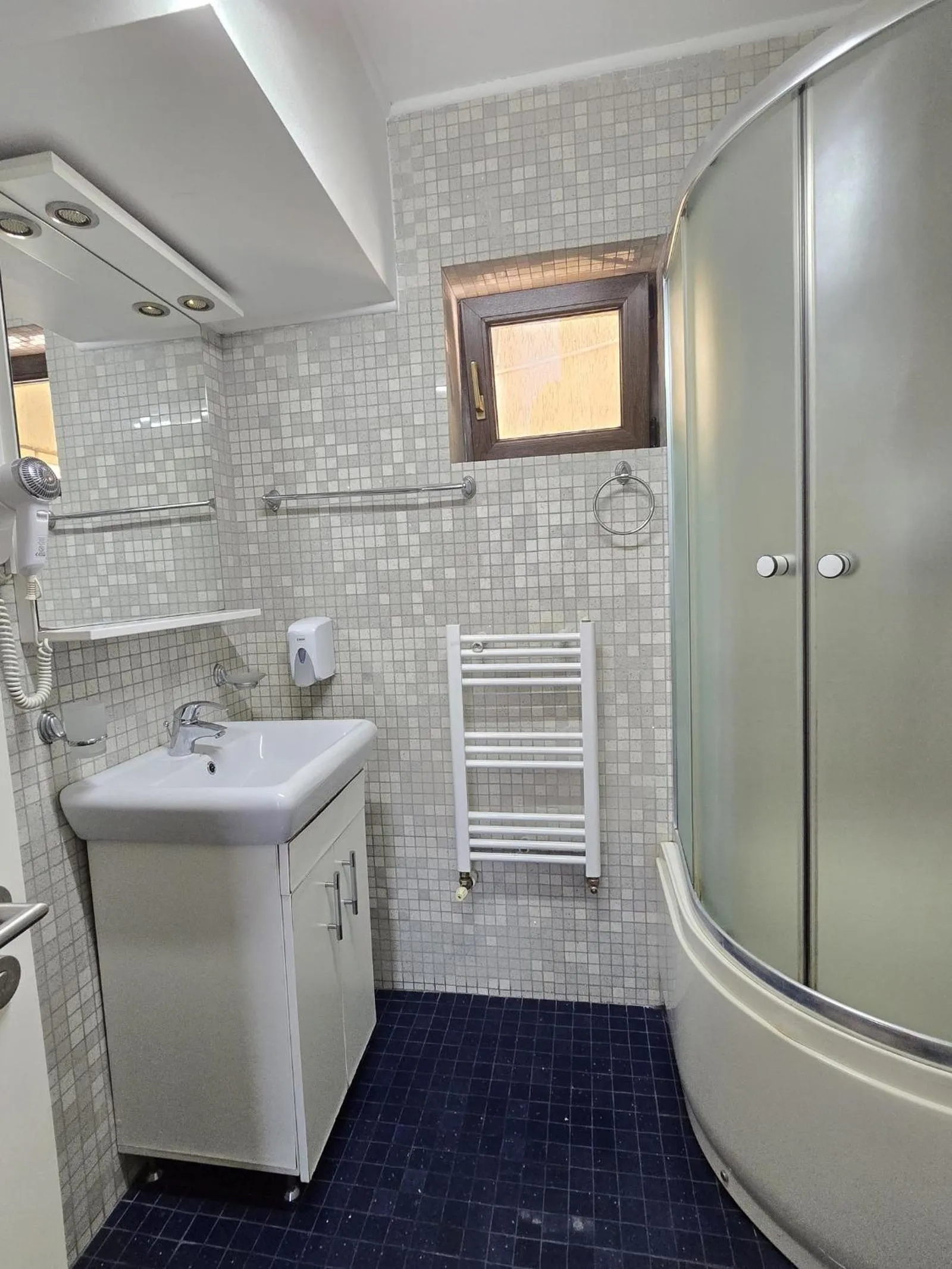 Shower in Decebal Residence Apartments