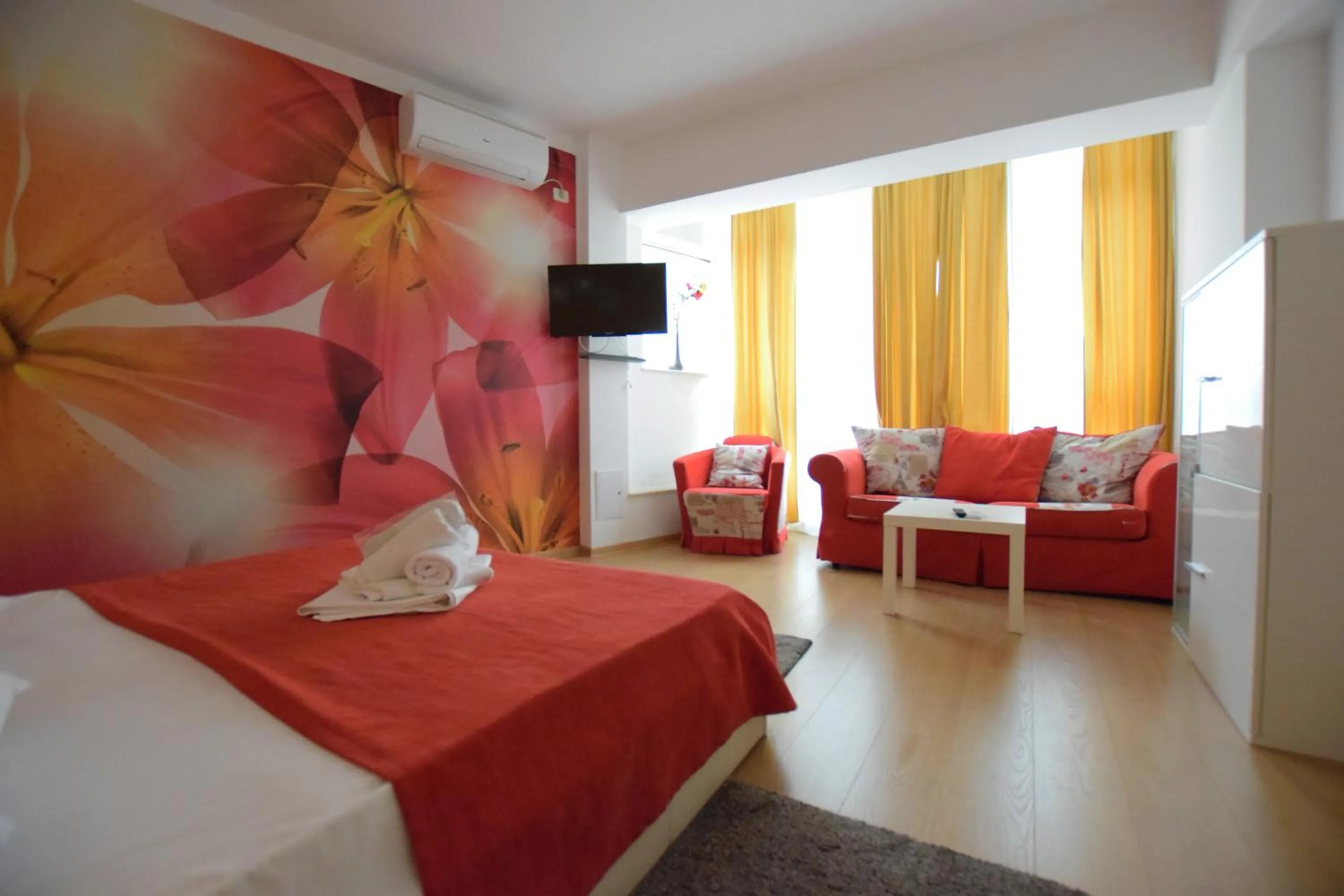 TV and multimedia, Bed in Decebal Residence Apartments