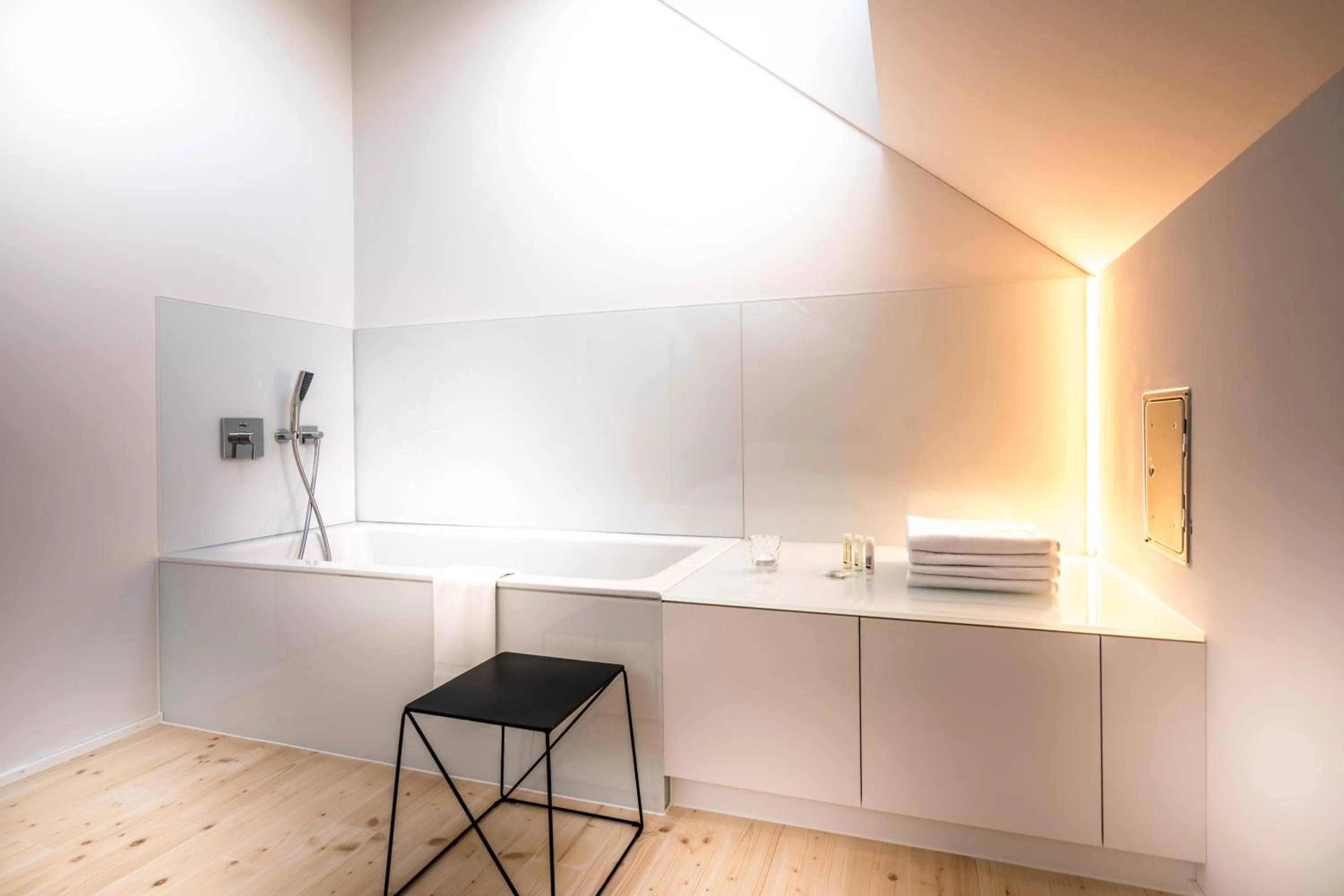 Bathroom in Top City Center Apartments location next to Lion Monument