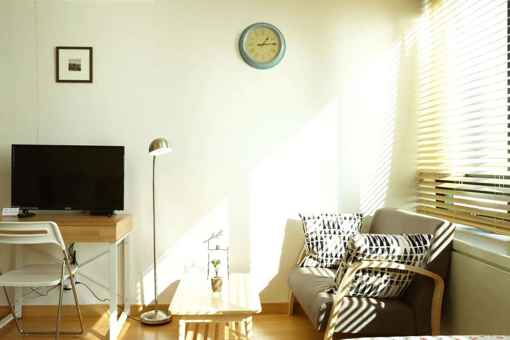 Coffee/tea facilities, Seating Area in Sam Stay Hongdae