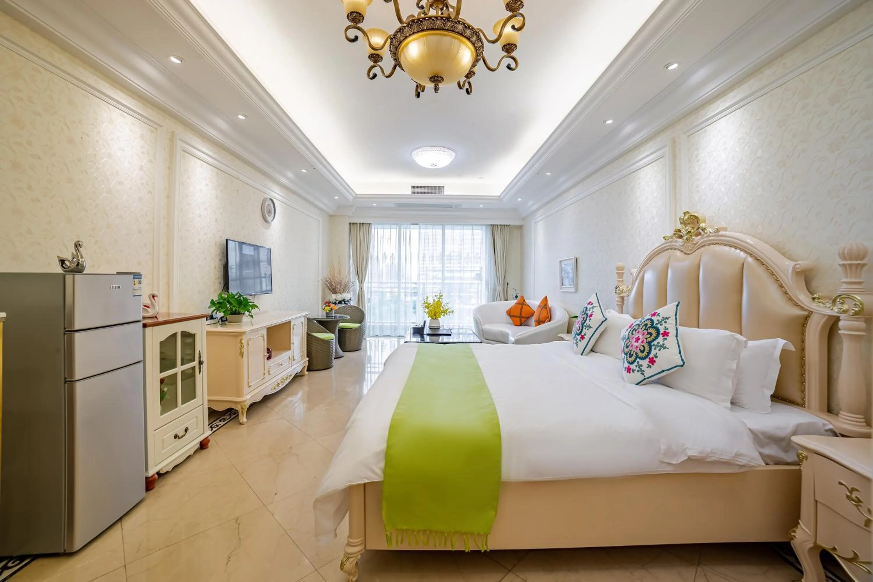 Bed in WAIFIDEN Guangzhou HaiZhu Square WanYi Apartment