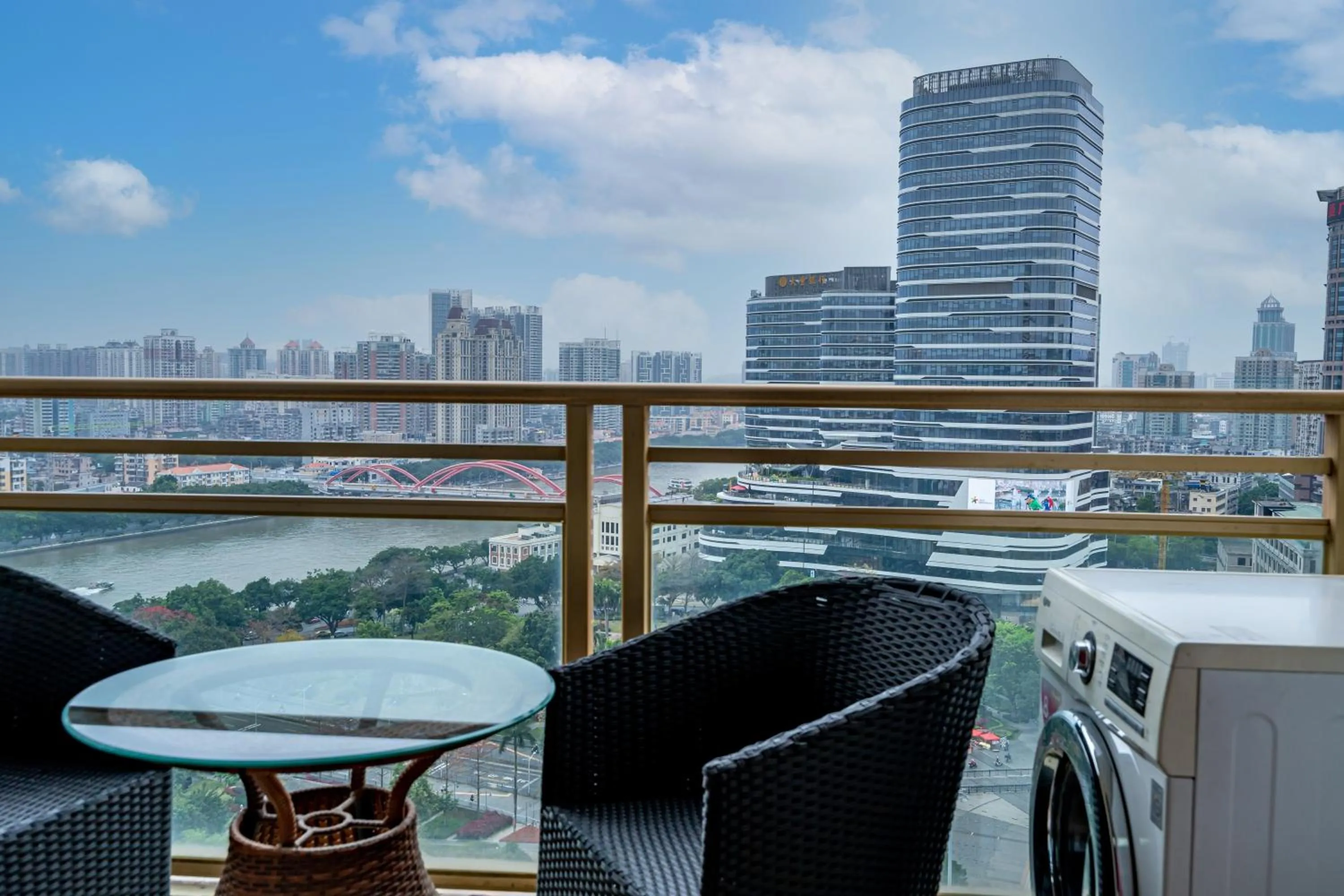 WAIFIDEN Guangzhou HaiZhu Square WanYi Apartment