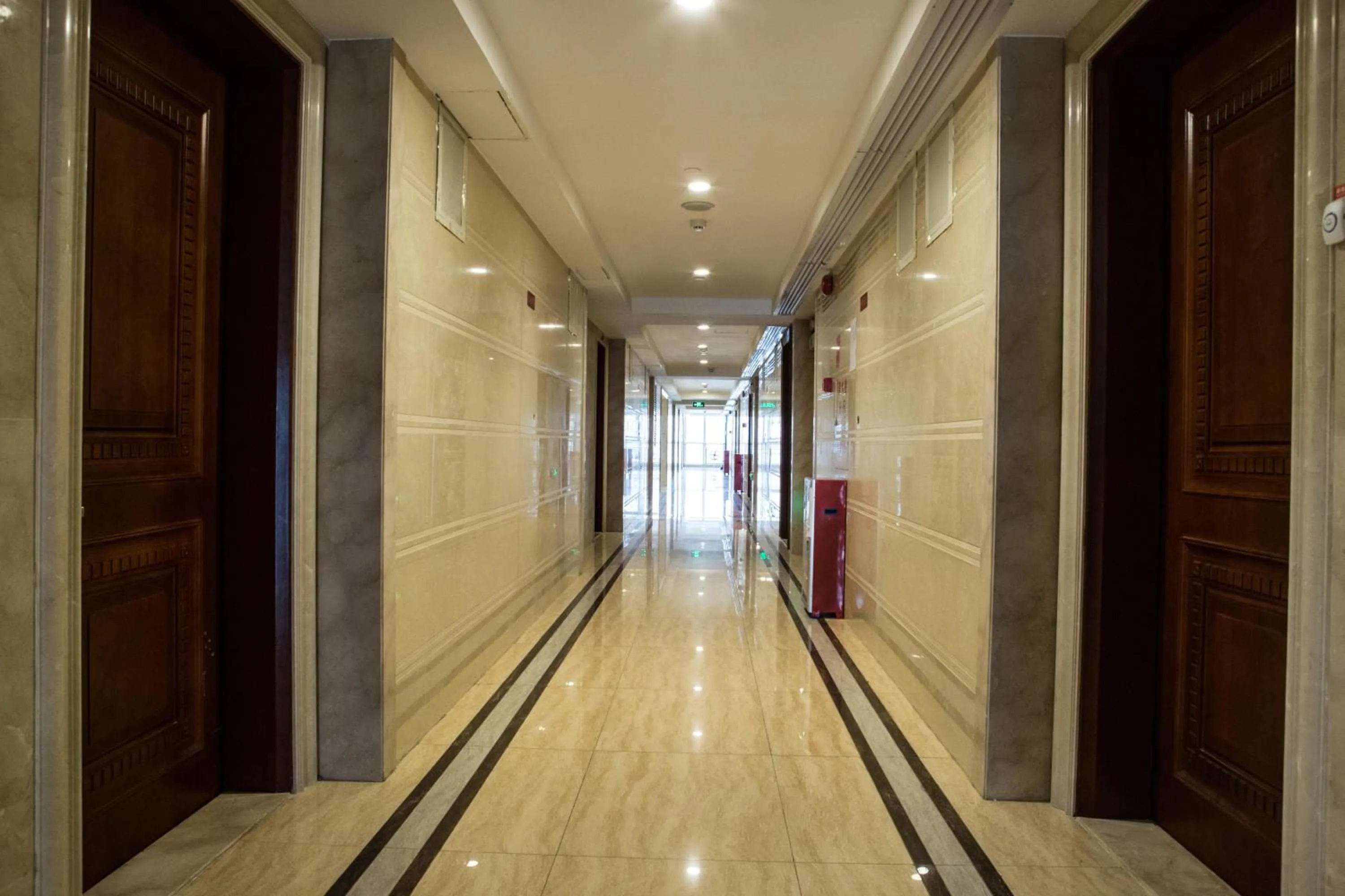 Property building in WAIFIDEN Guangzhou HaiZhu Square WanYi Apartment