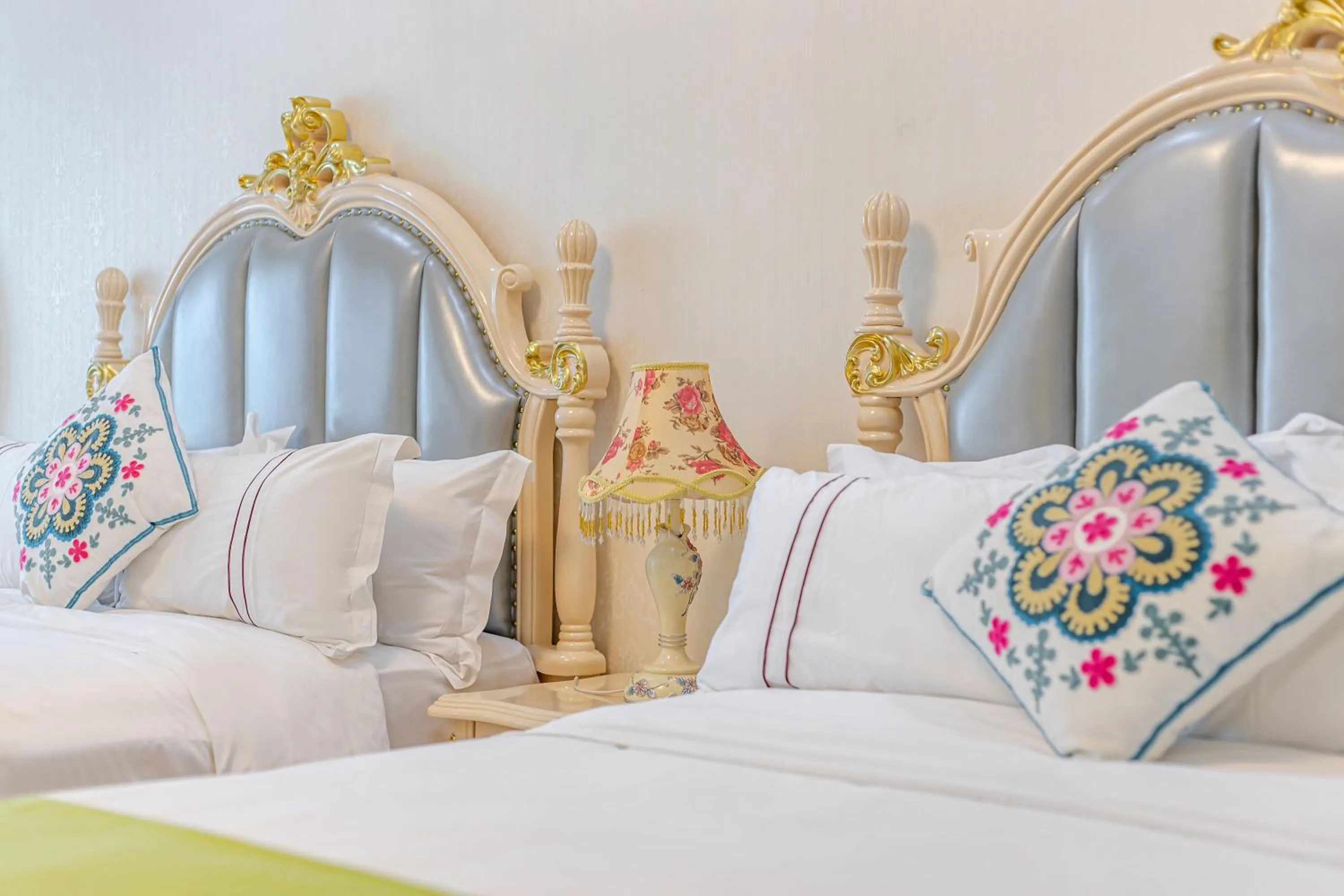 Bed in WAIFIDEN Guangzhou HaiZhu Square WanYi Apartment