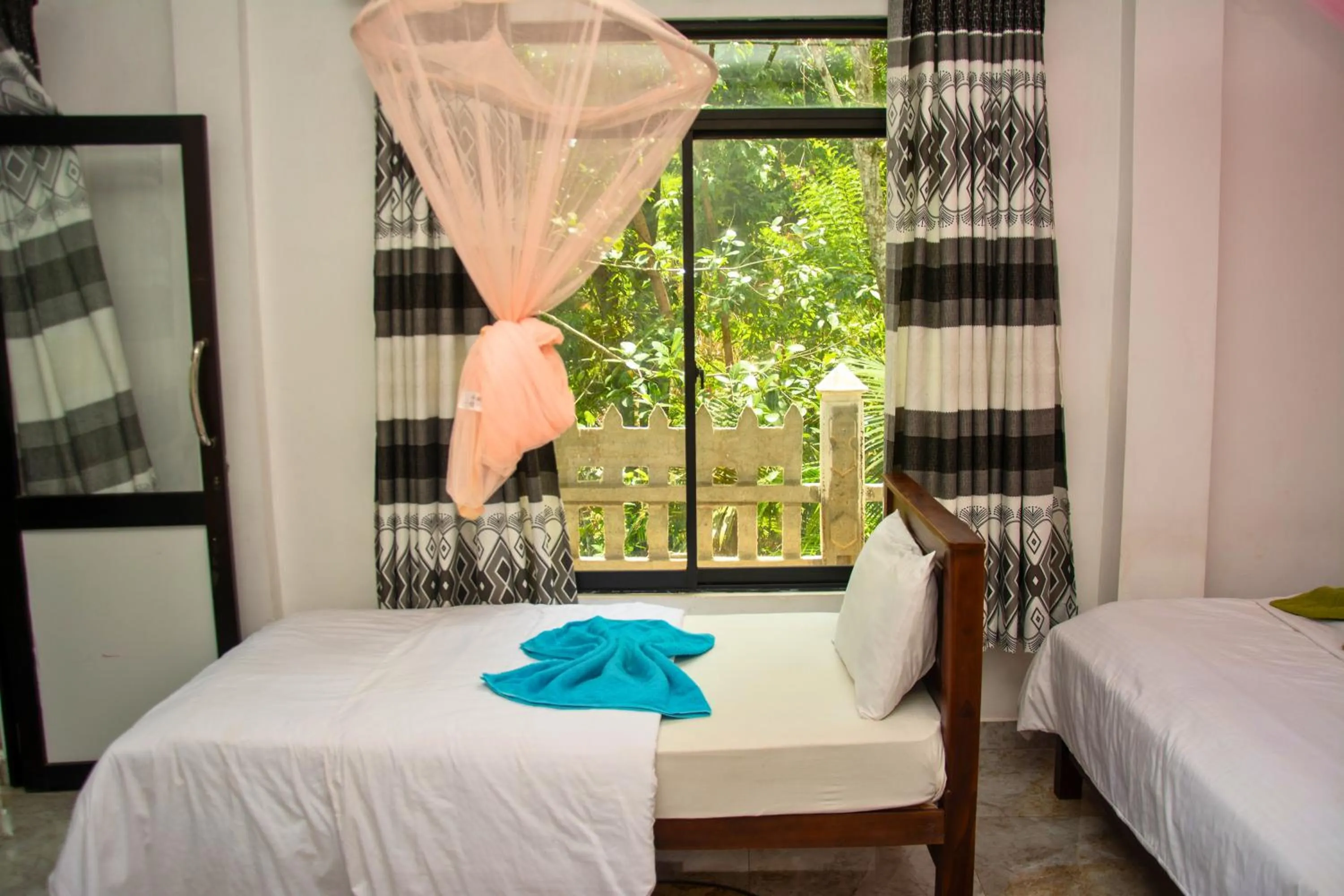 Bed in 9 Arch view rest inn