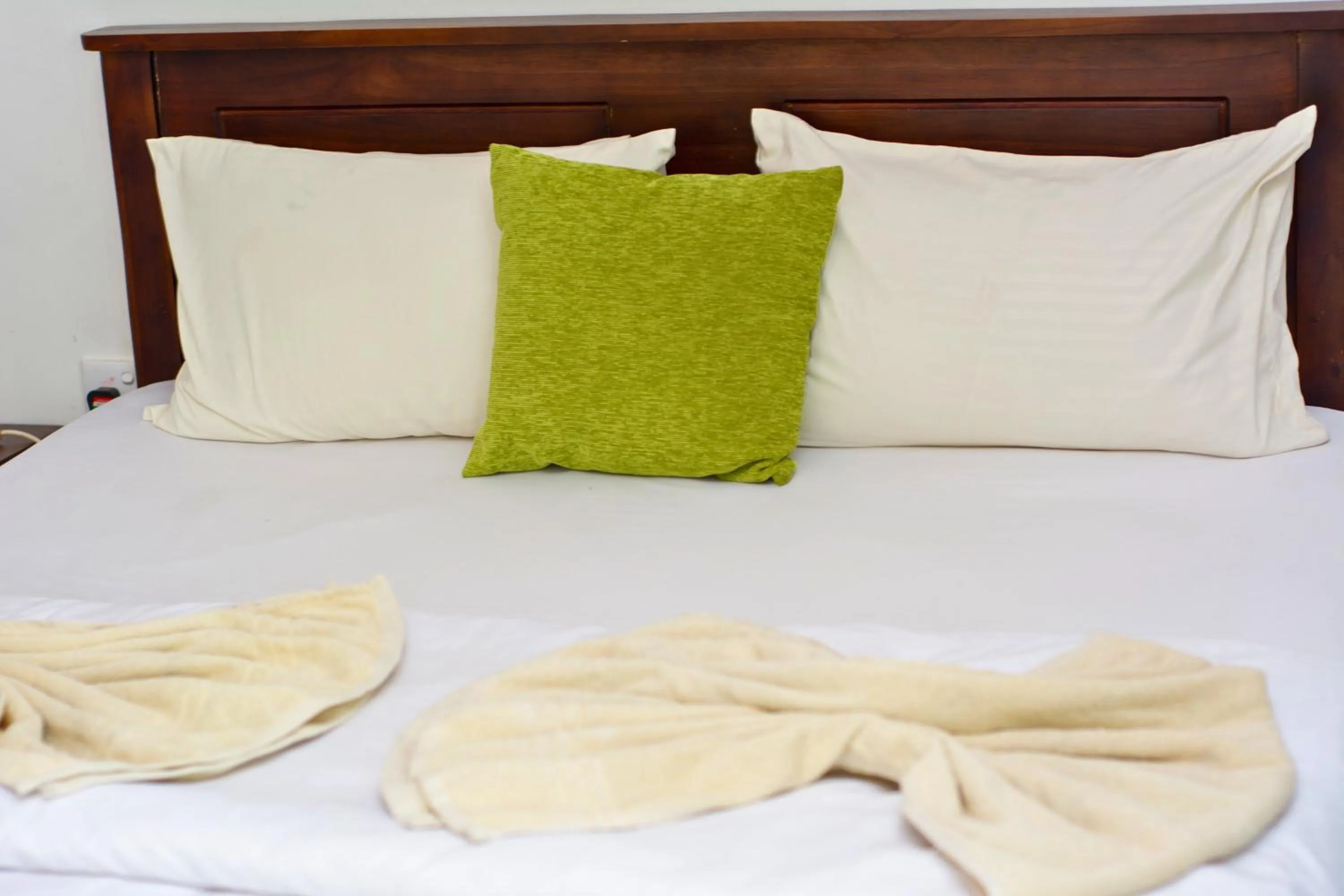 Bed in 9 Arch view rest inn