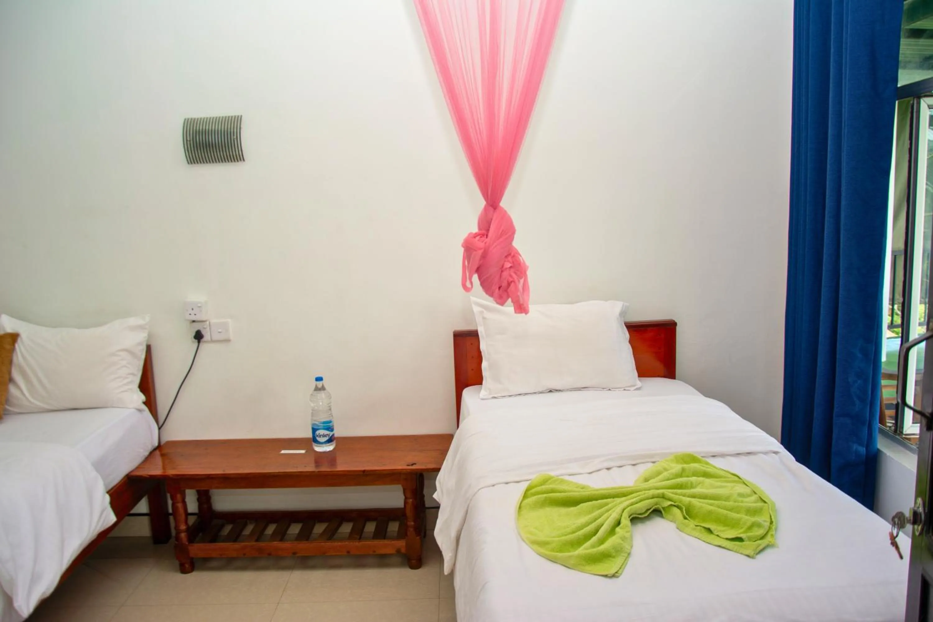 Bed in 9 Arch view rest inn