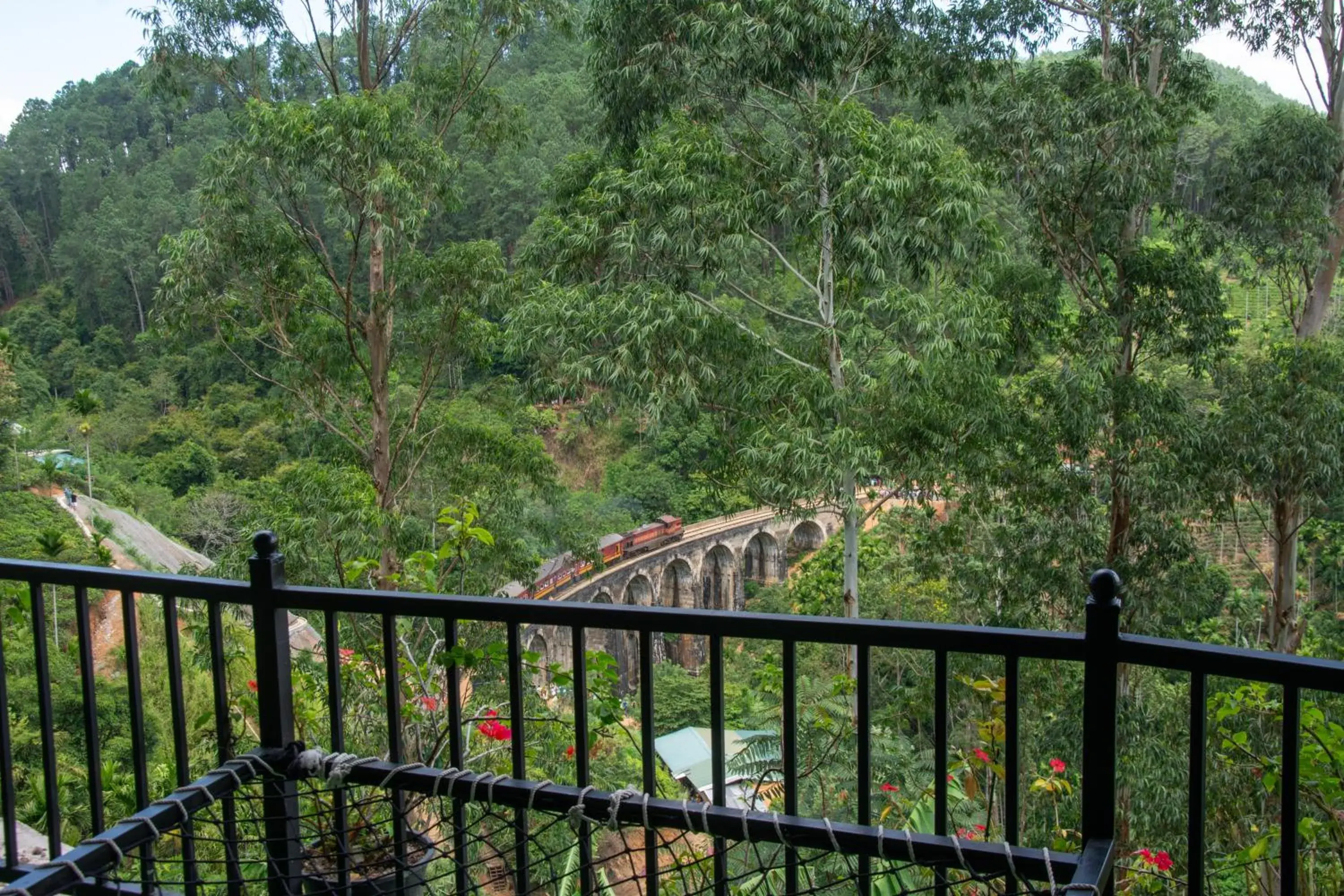 Comfort Triple Room with Nine Arch Bridge View - single occupancy in 9 Arch view rest inn Comfort Triple Room with Nine Arch Bridge View - single occupancy in 9 Arch view rest inn