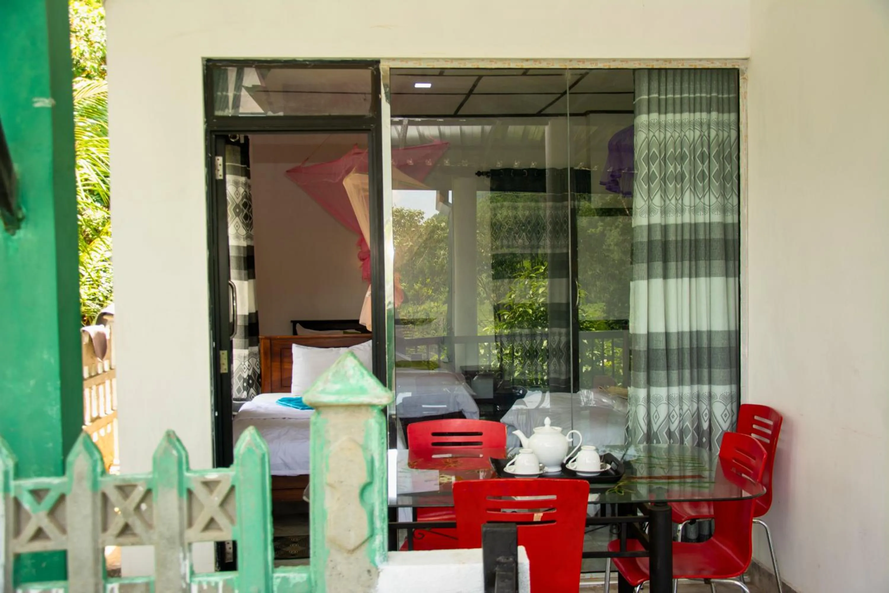 Seating area in 9 Arch view rest inn