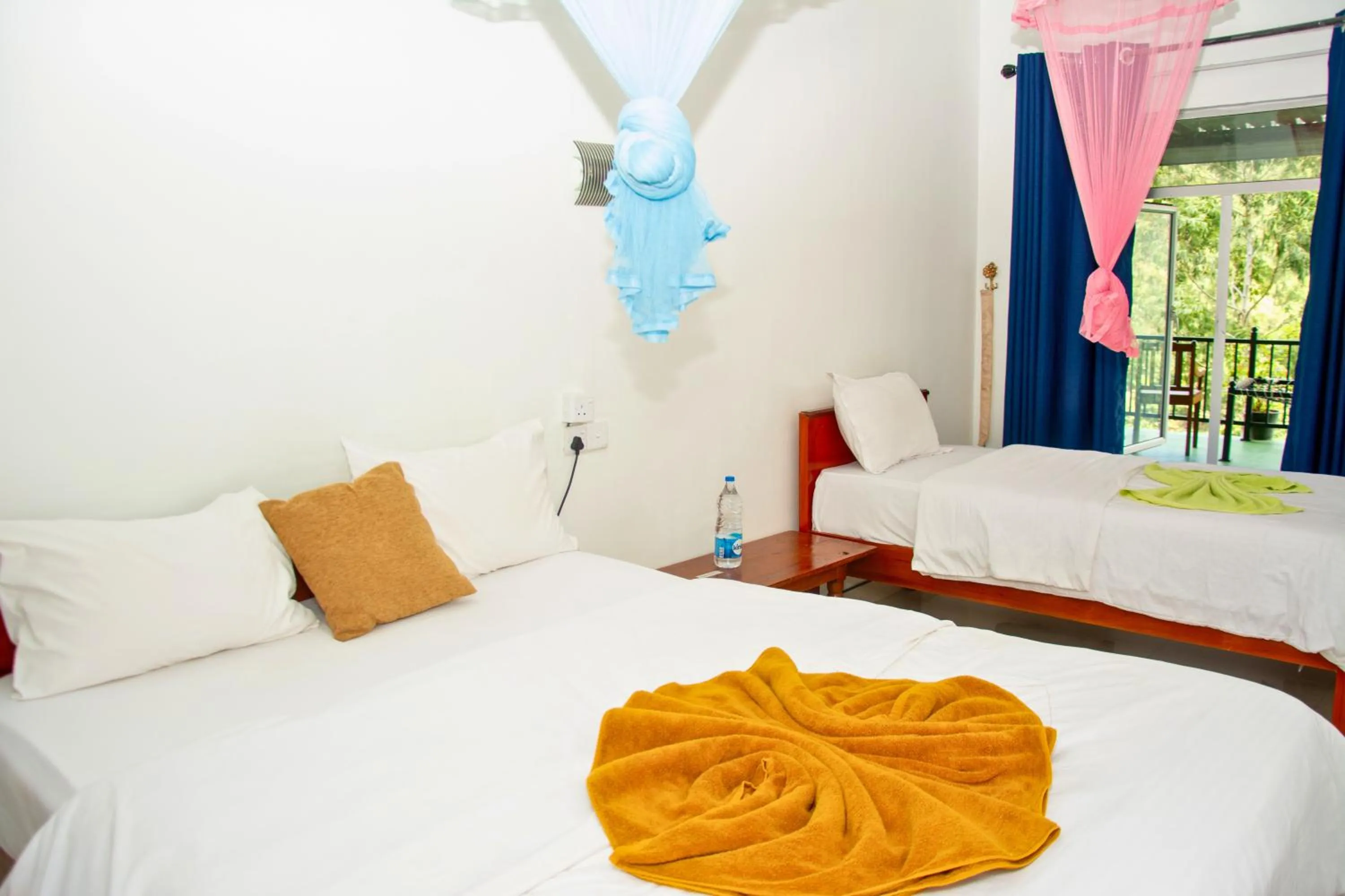 Bed in 9 Arch view rest inn