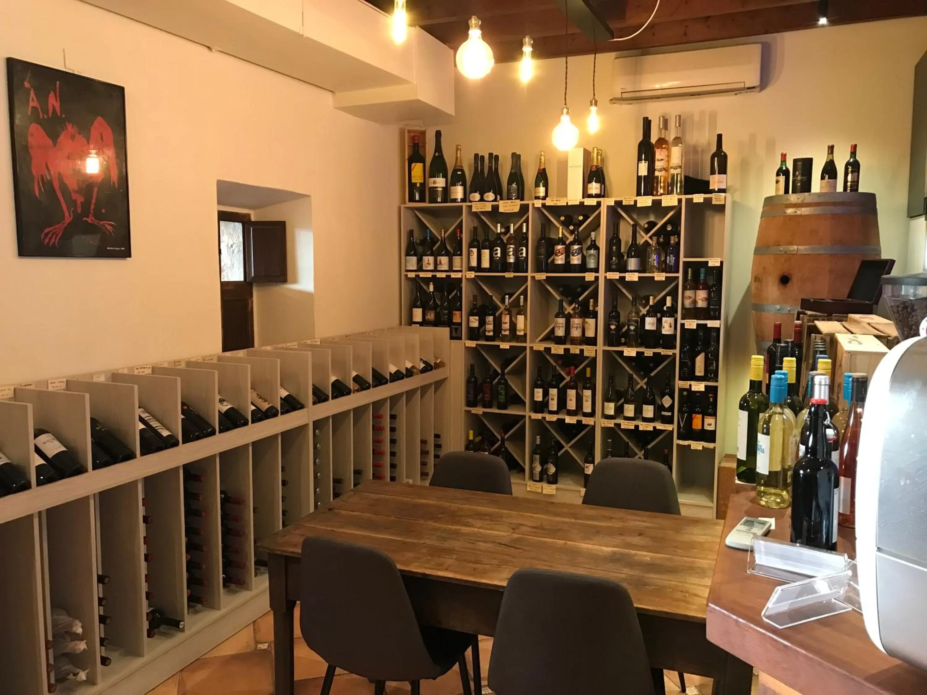 Food and drinks in Petit Hotel C'an Mel