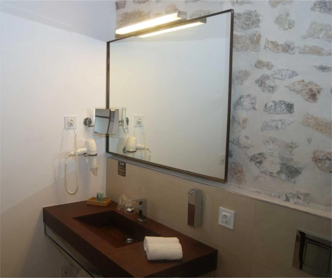 Bathroom in Petit Hotel C'an Mel