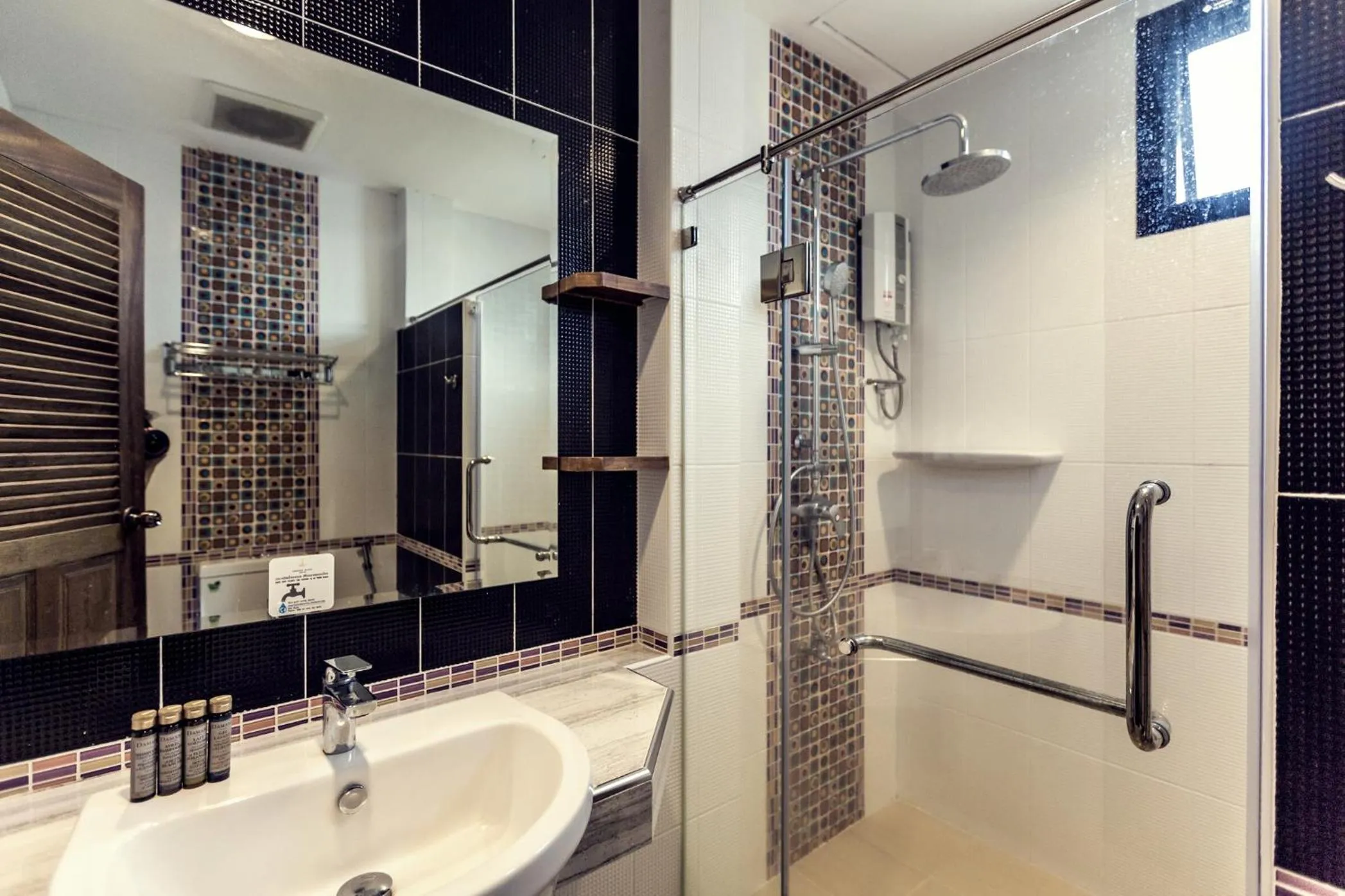 Shower in Buraphat Resort