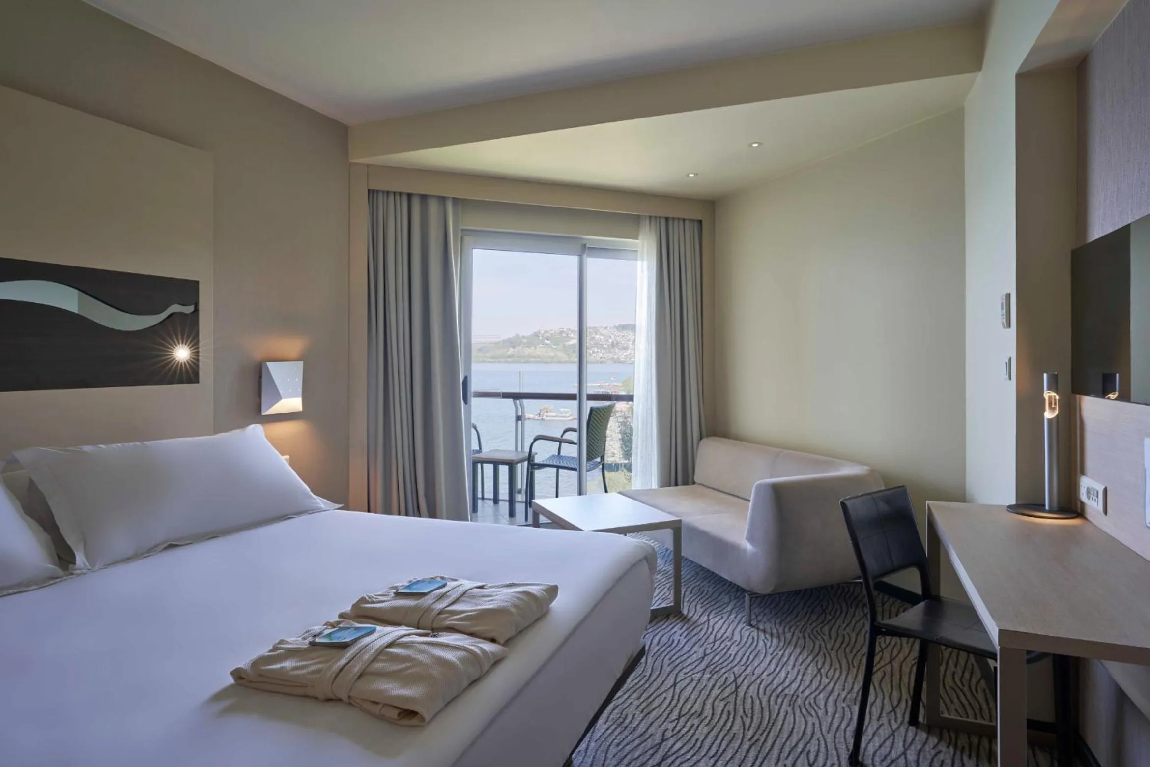 Bed in Richmond Nua Wellness Spa - Adult Only