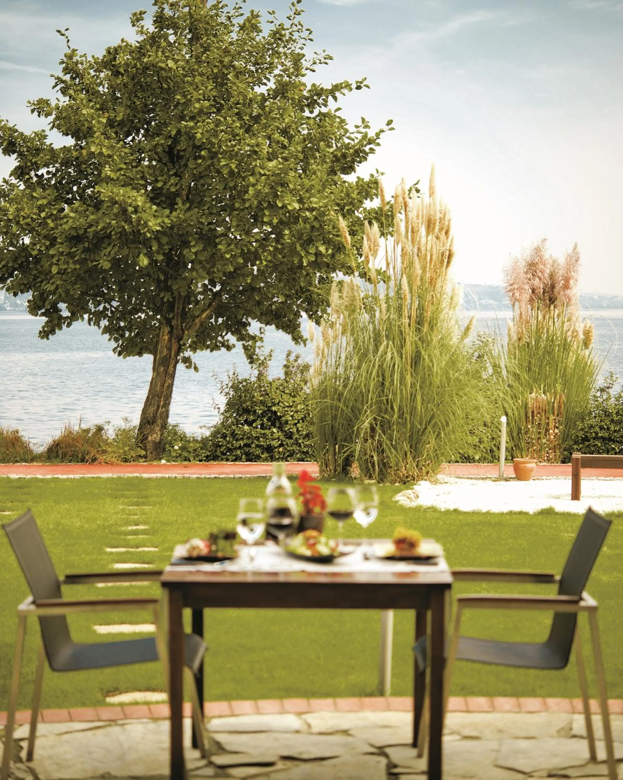 Restaurant/places to eat in Richmond Nua Wellness Spa - Adult Only