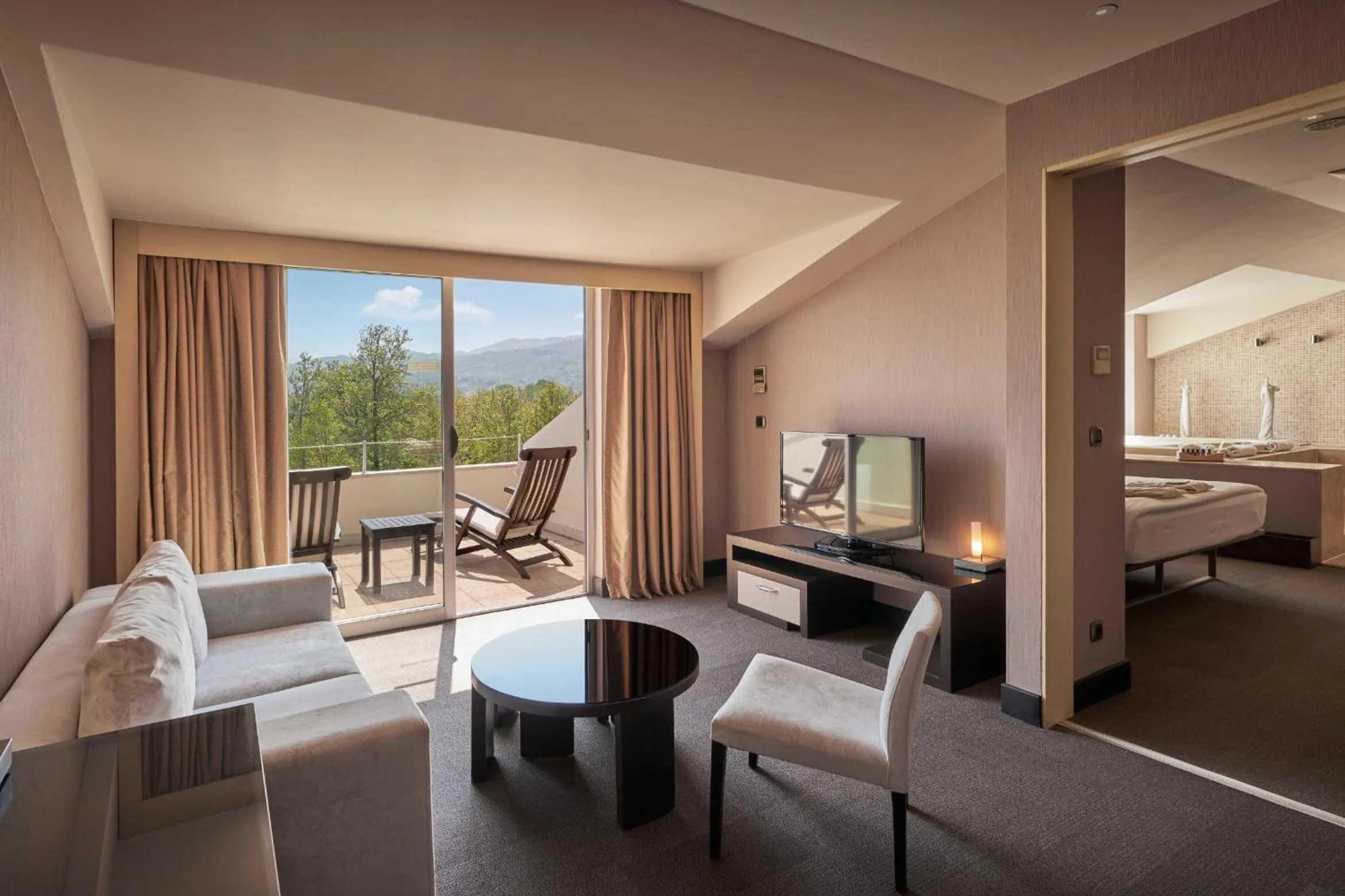 Bed in Richmond Nua Wellness Spa - Adult Only