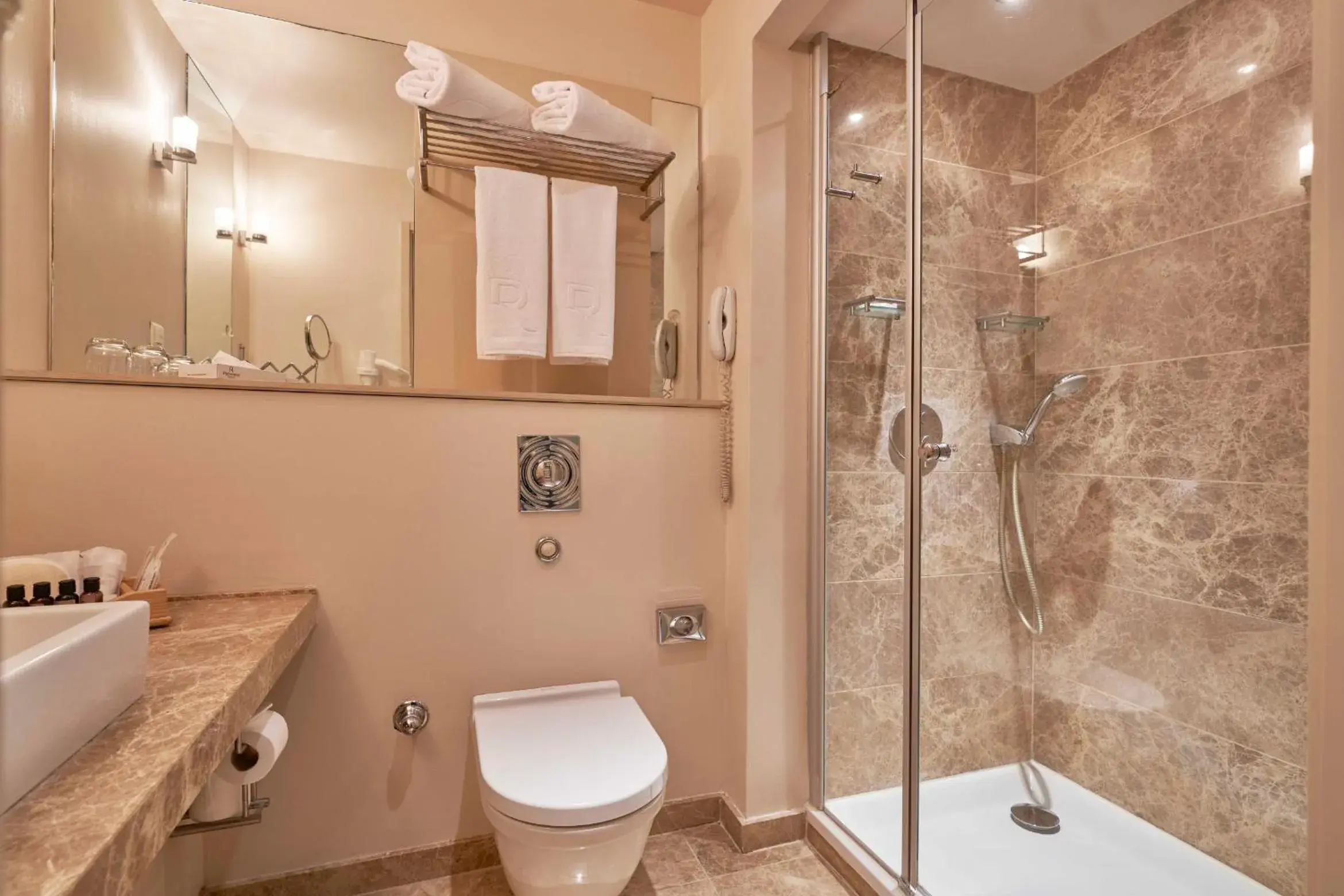 Corner Suite in Richmond Nua Wellness Spa - Adult Only Corner Suite in Richmond Nua Wellness Spa - Adult Only