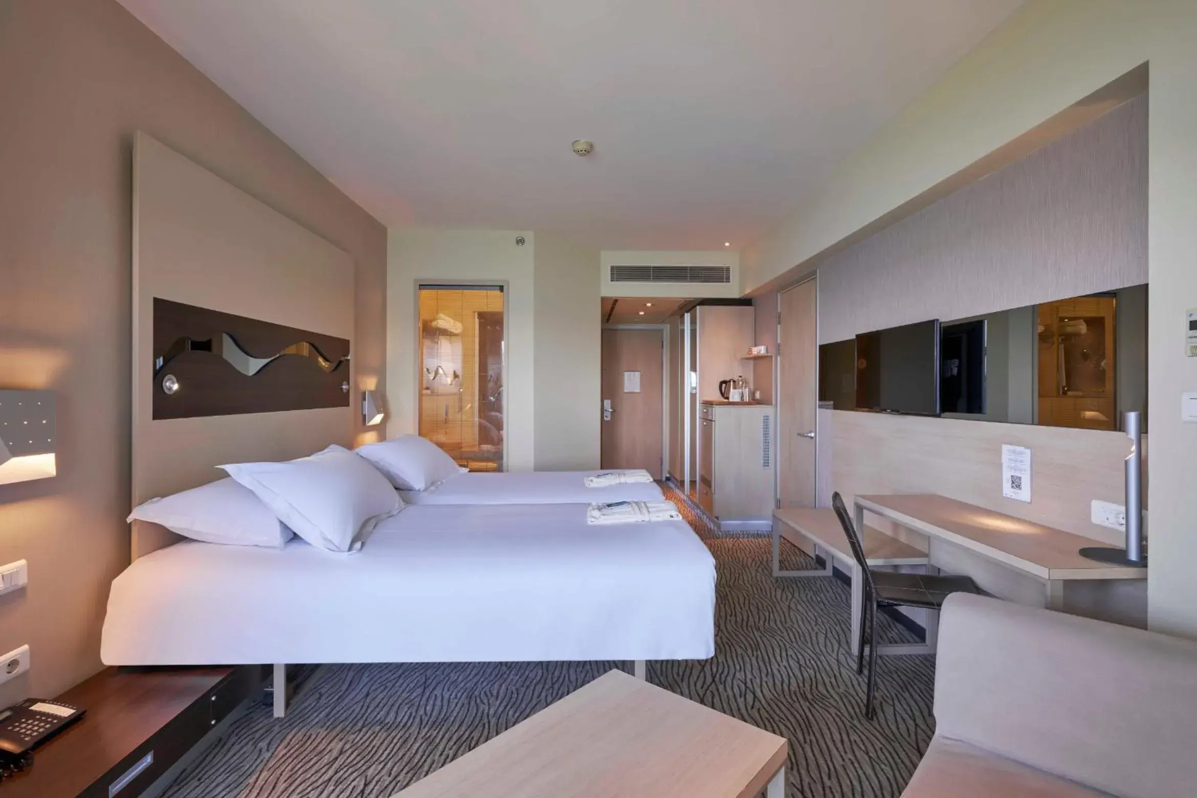 Bed in Richmond Nua Wellness Spa - Adult Only Bed in Richmond Nua Wellness Spa - Adult Only