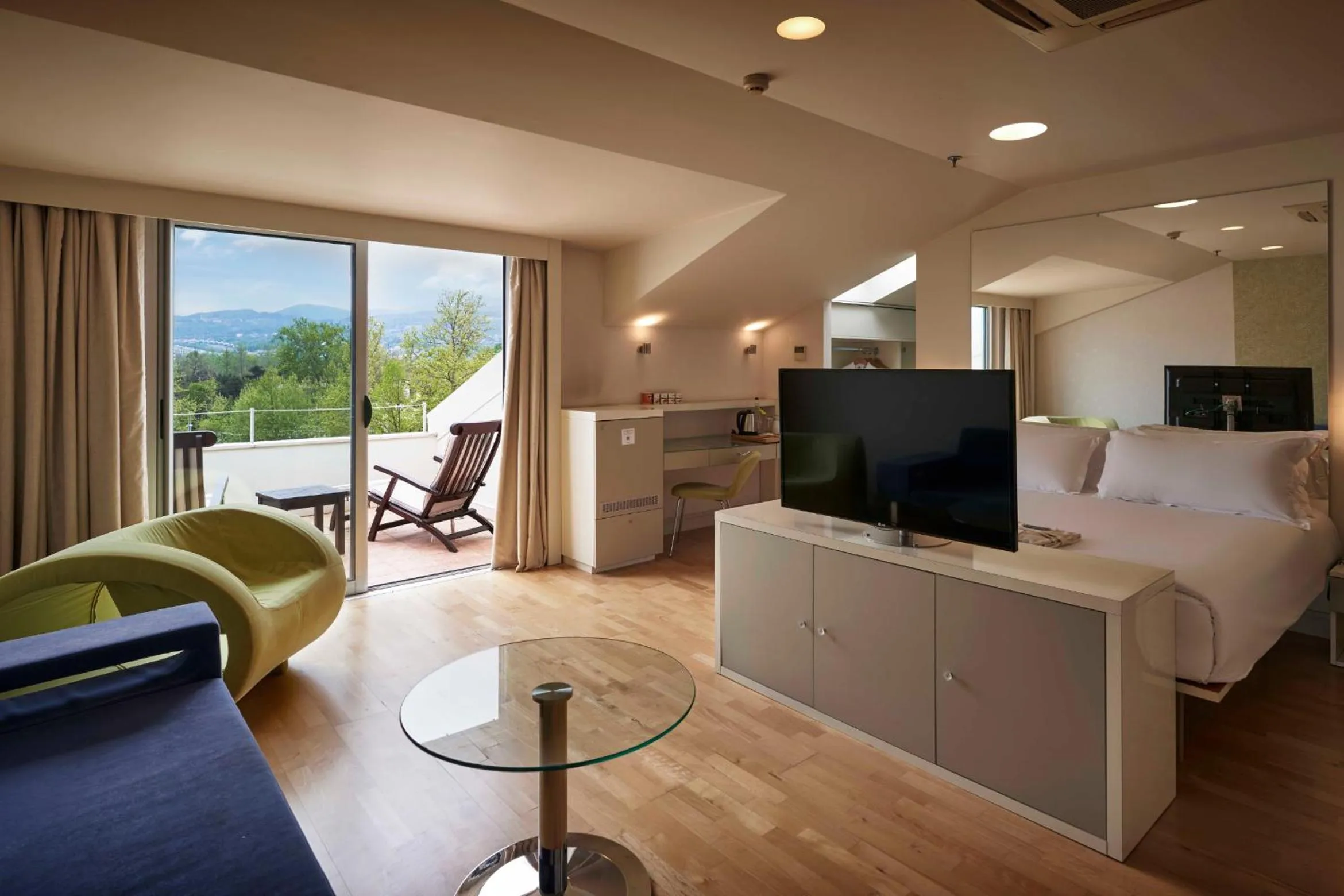 Bed in Richmond Nua Wellness Spa - Adult Only